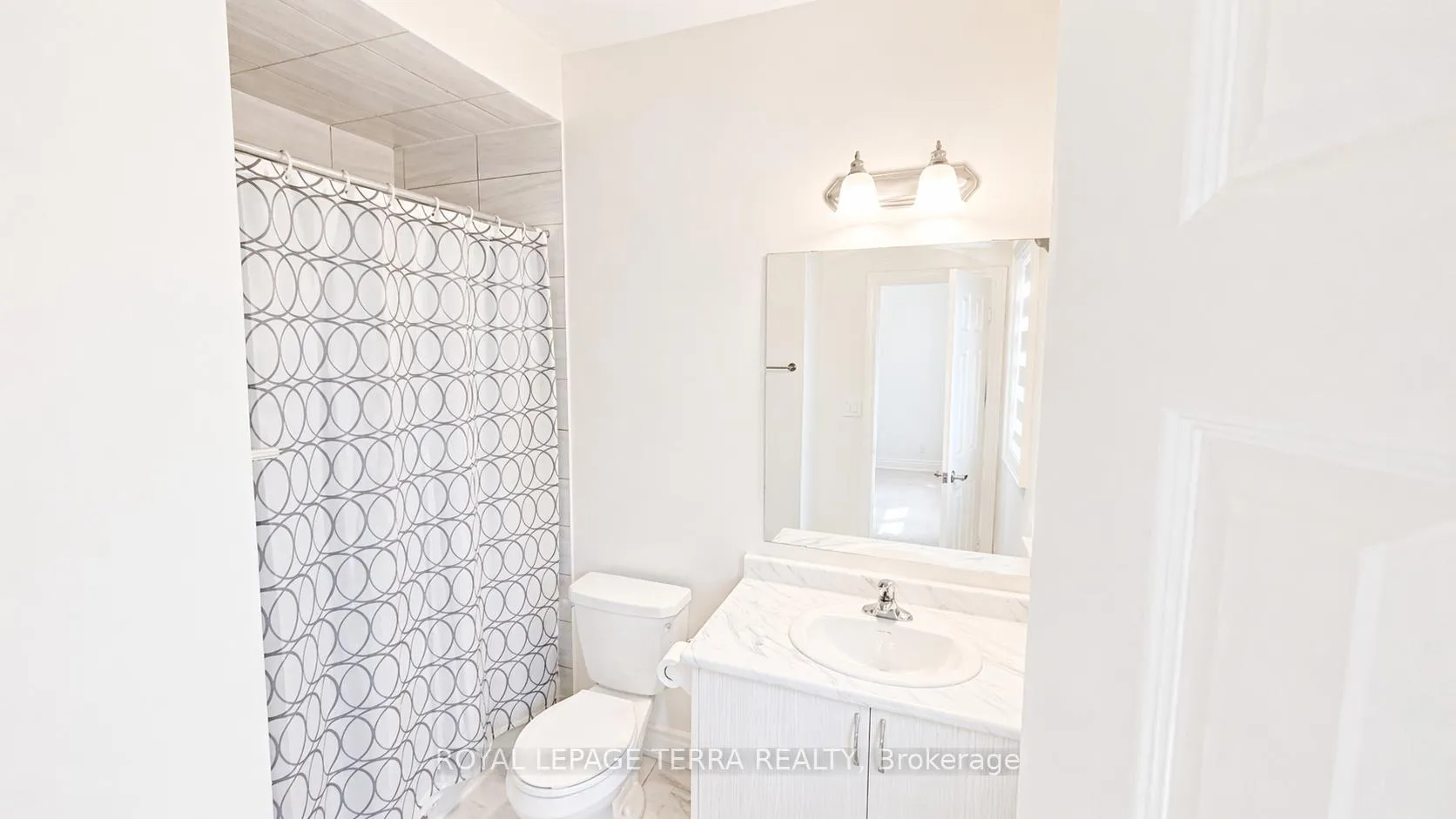 Photo 38 of 144 Bloomfield Crescent, Cambridge — HOMEH