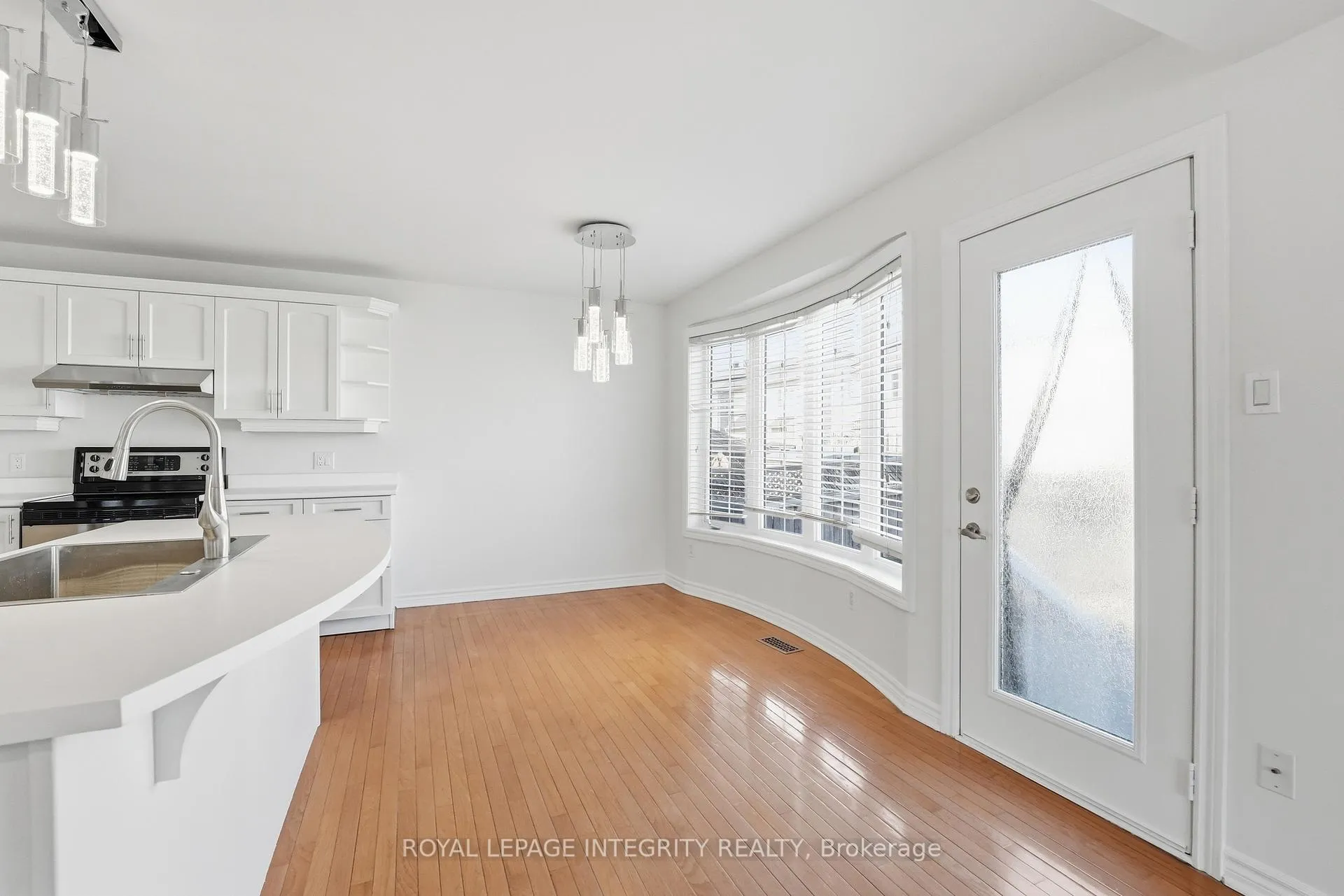 Photo 10 of 200 Burnaby Drive, Ottawa, Stittsville (North) — HOMEH