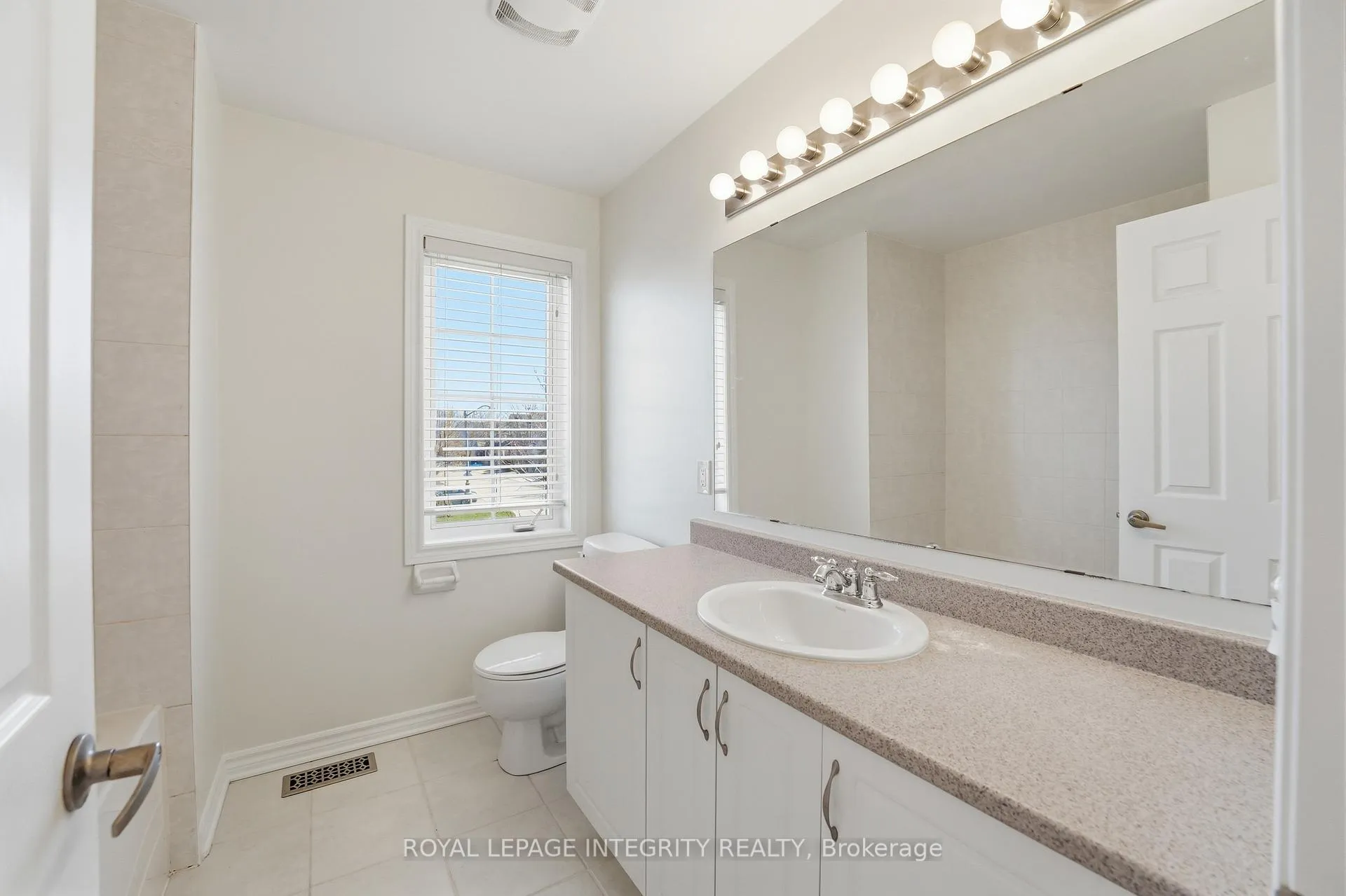 Photo 30 of 200 Burnaby Drive, Ottawa, Stittsville (North) — HOMEH