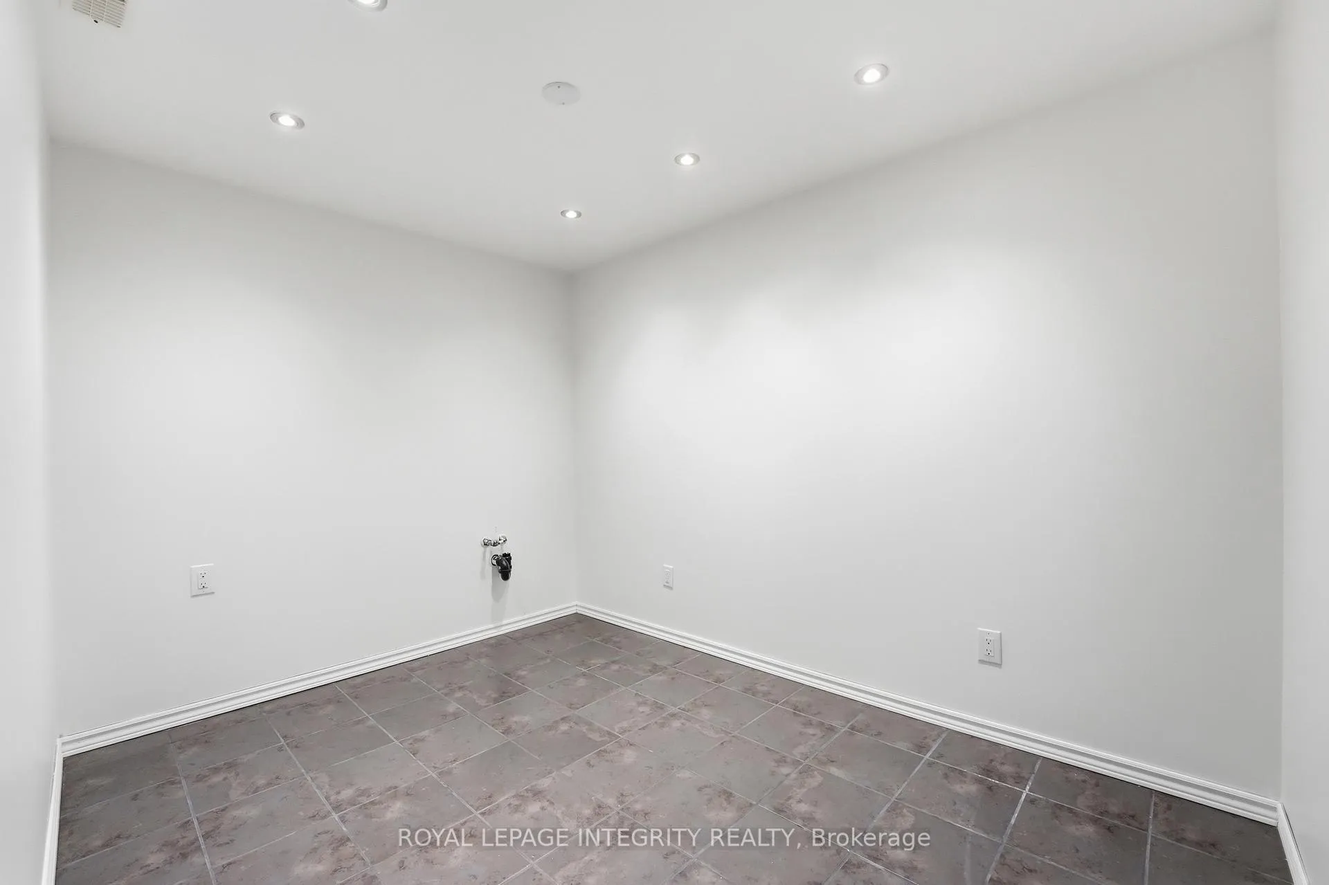Photo 38 of 200 Burnaby Drive, Ottawa, Stittsville (North) — HOMEH