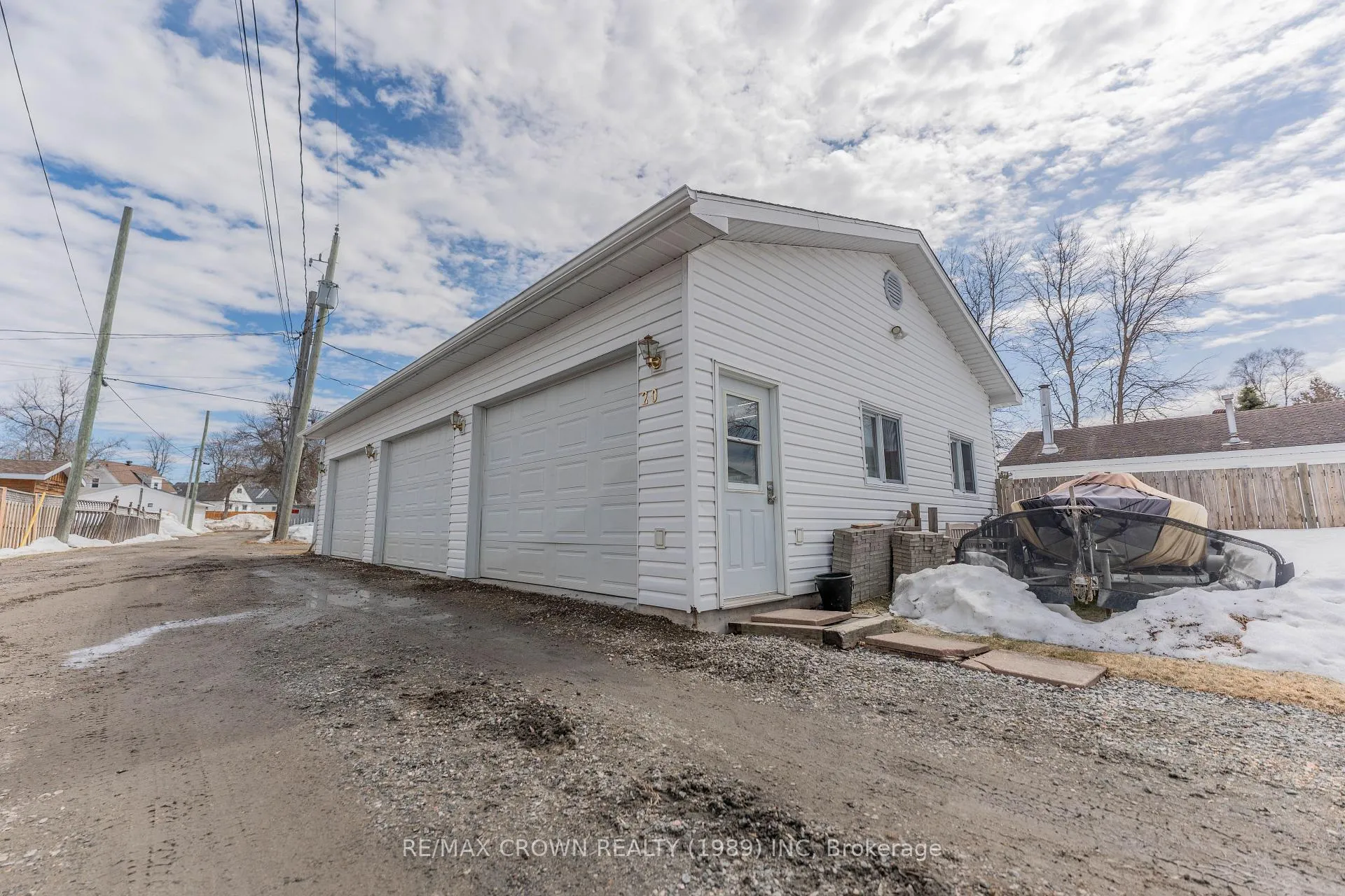 Photo 3 of 20 Victoria Street, Kapuskasing — HOMEH