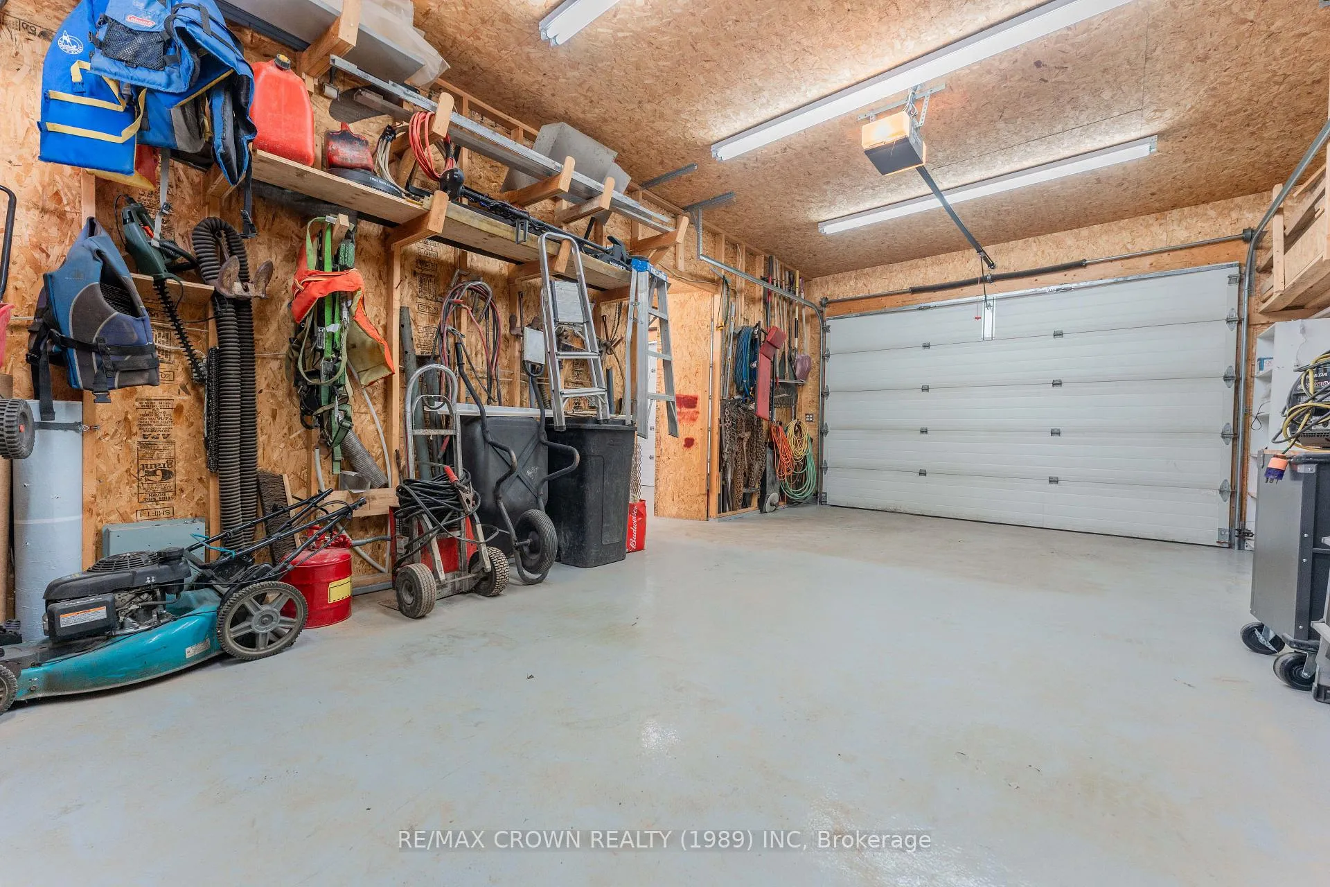 Photo 5 of 20 Victoria Street, Kapuskasing — HOMEH