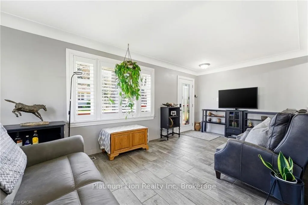 Photo 8 of 393 Nelson Street, Brantford — HOMEH