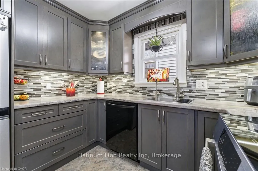 Photo 10 of 393 Nelson Street, Brantford — HOMEH