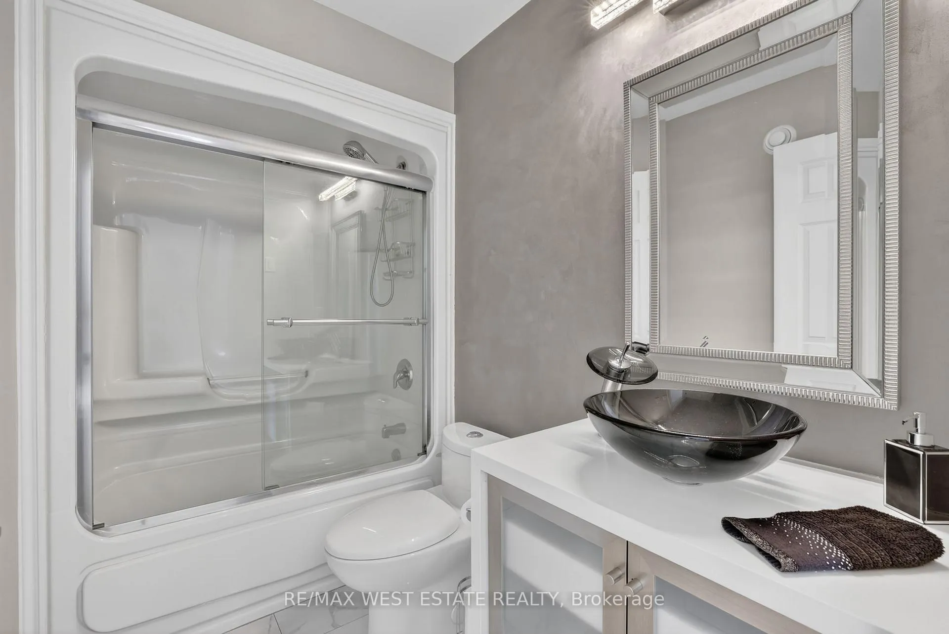 Photo 34 of Unit 5, 10 Zimmerman Drive, Caledon, Rural Caledon — HOMEH