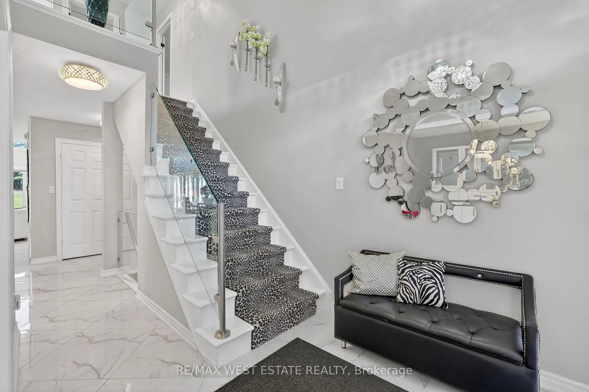 Photo 6 of Unit 5, 10 Zimmerman Drive, Caledon, Rural Caledon — HOMEH