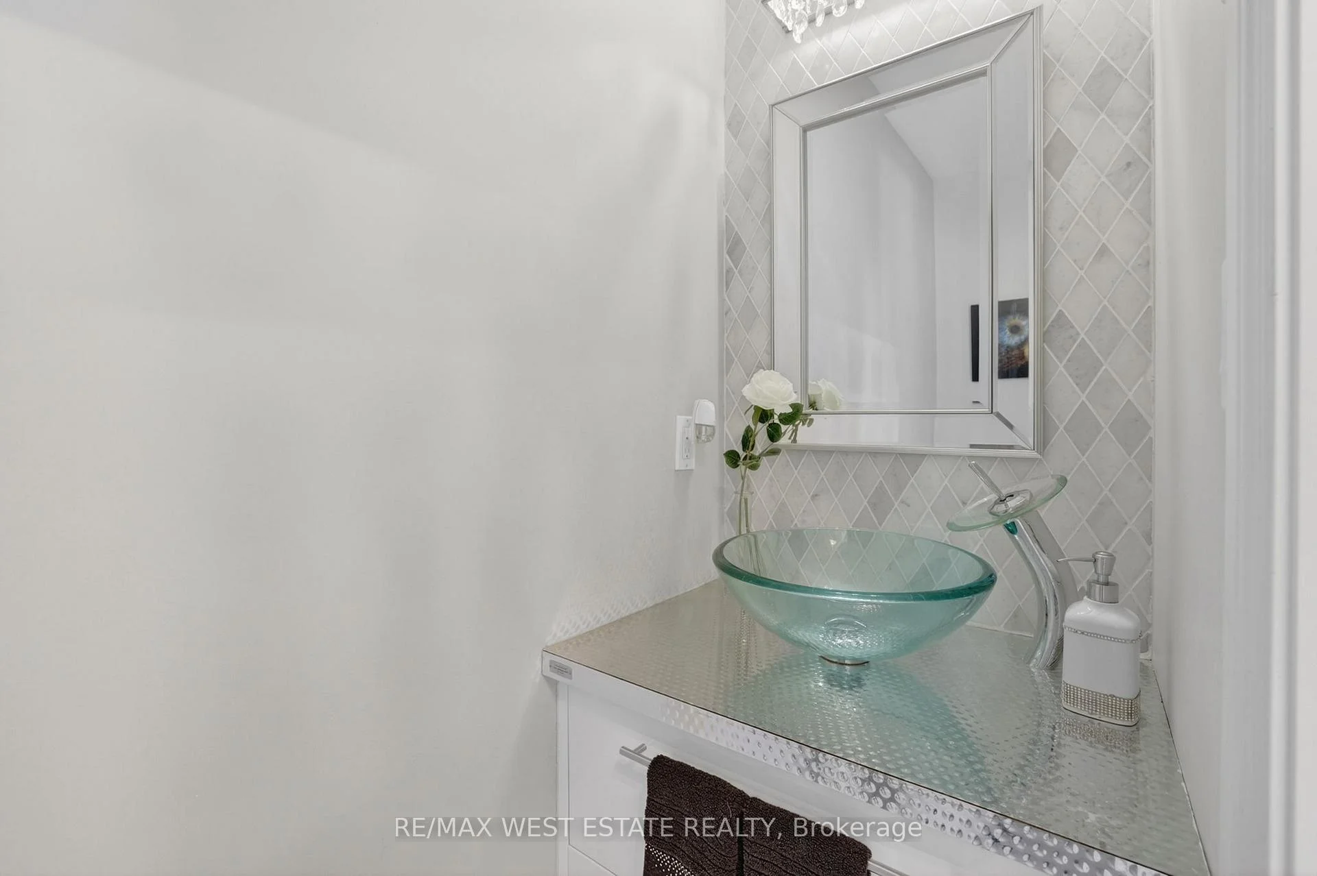 Photo 22 of Unit 5, 10 Zimmerman Drive, Caledon, Rural Caledon — HOMEH