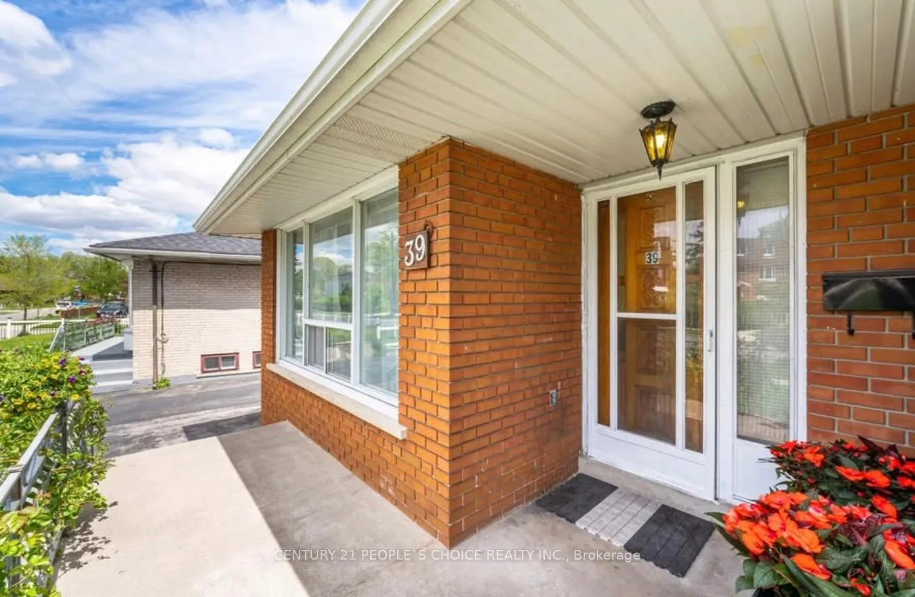 Front of 39 Waterbury Drive