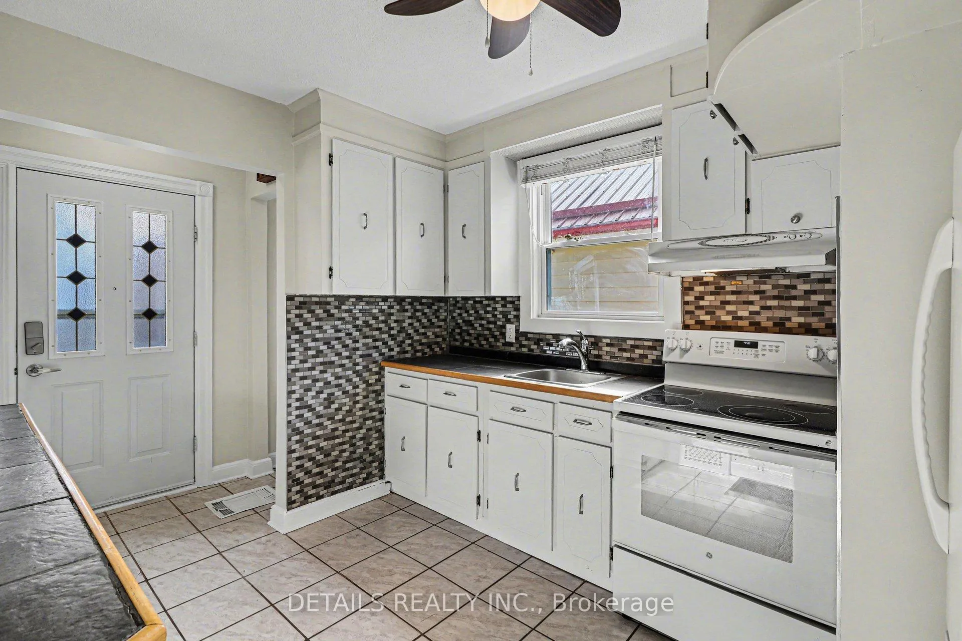 Photo 3 of 189 Gladu Street, Ottawa, Vanier — HOMEH