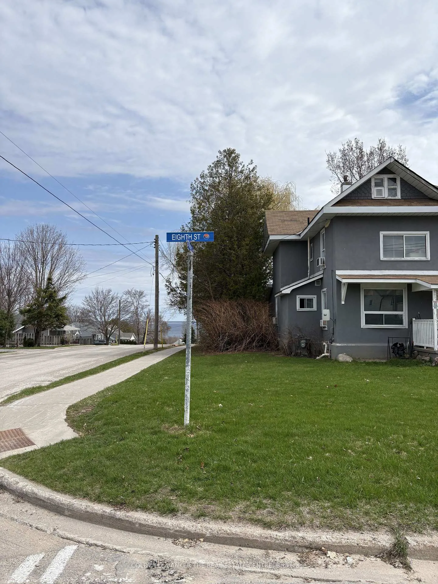 Photo 2 of Unit 2, 117 Eighth Street, Midland — HOMEH