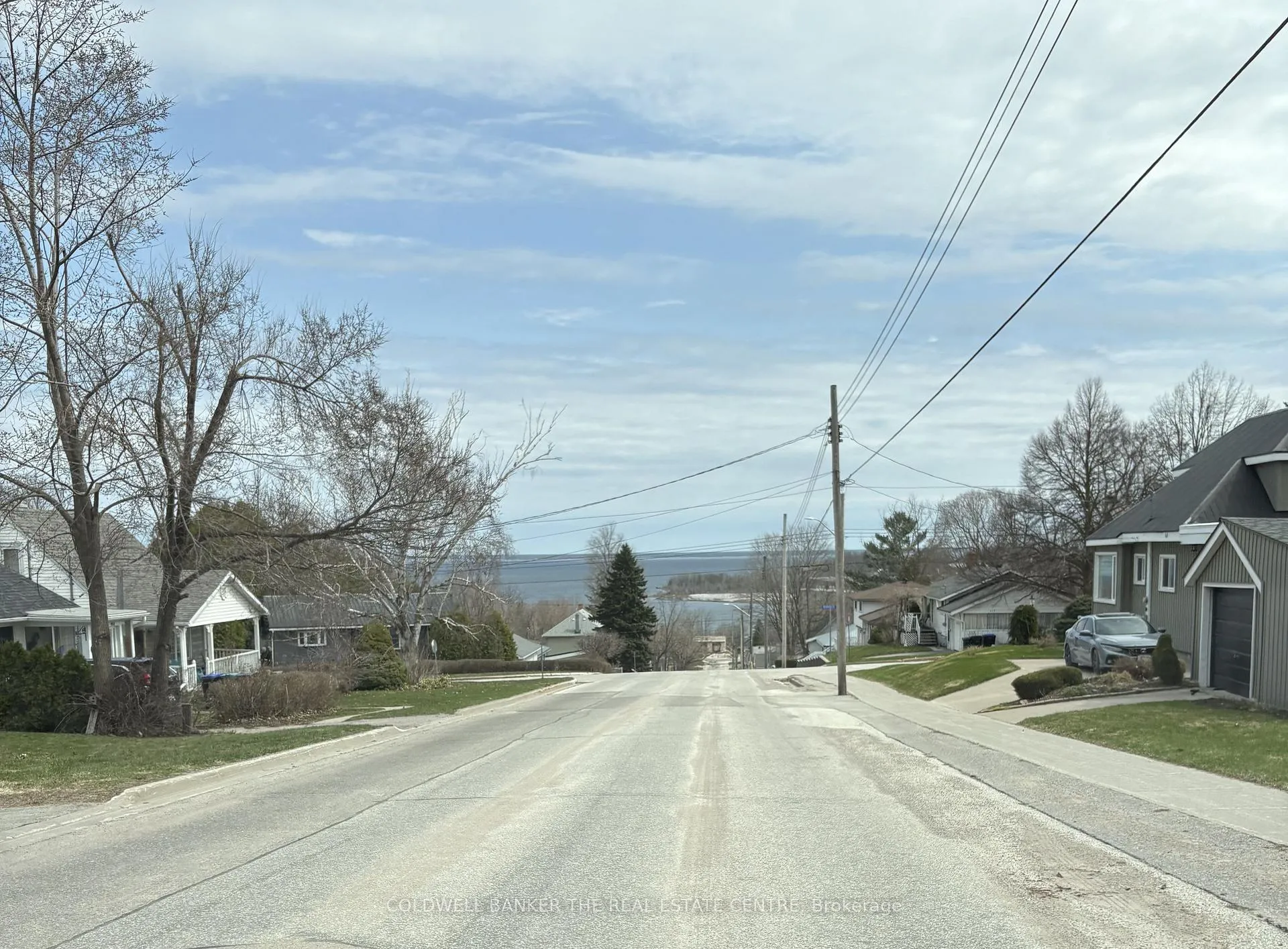 Photo 7 of Unit 2, 117 Eighth Street, Midland — HOMEH