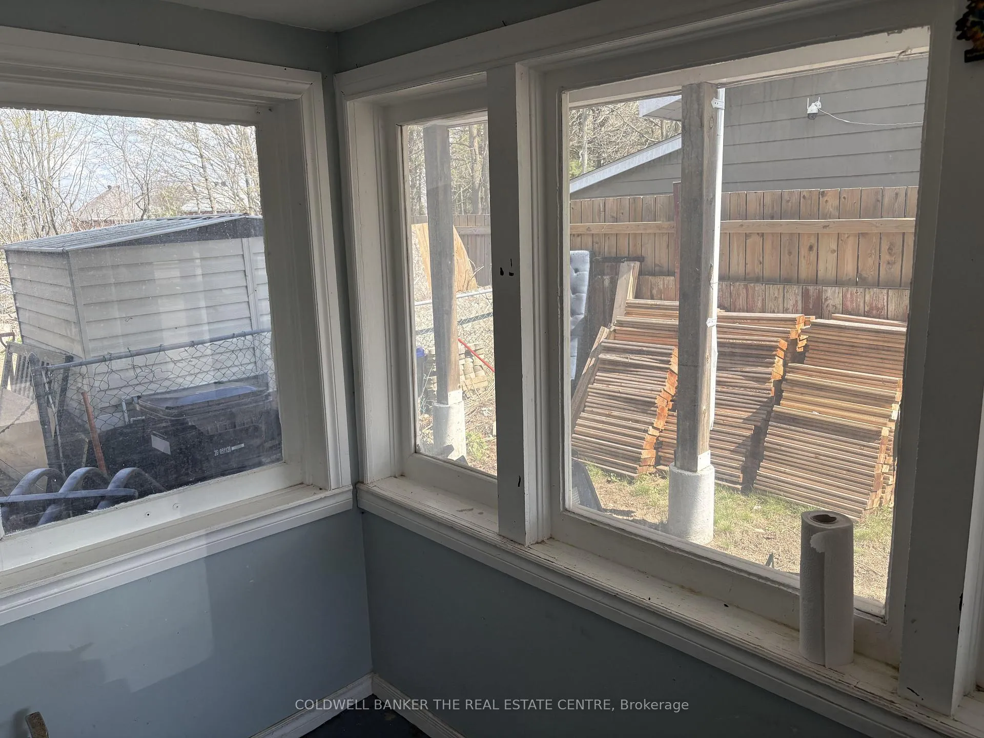 Photo 11 of Unit 2, 117 Eighth Street, Midland — HOMEH