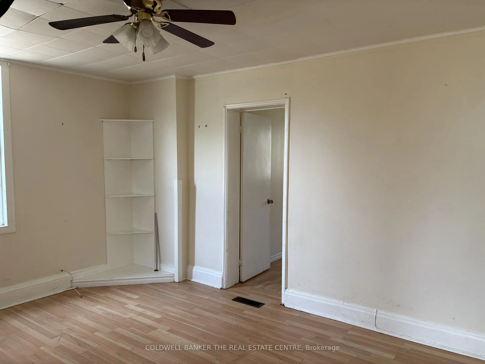 Photo 16 of Unit 2, 117 Eighth Street, Midland — HOMEH