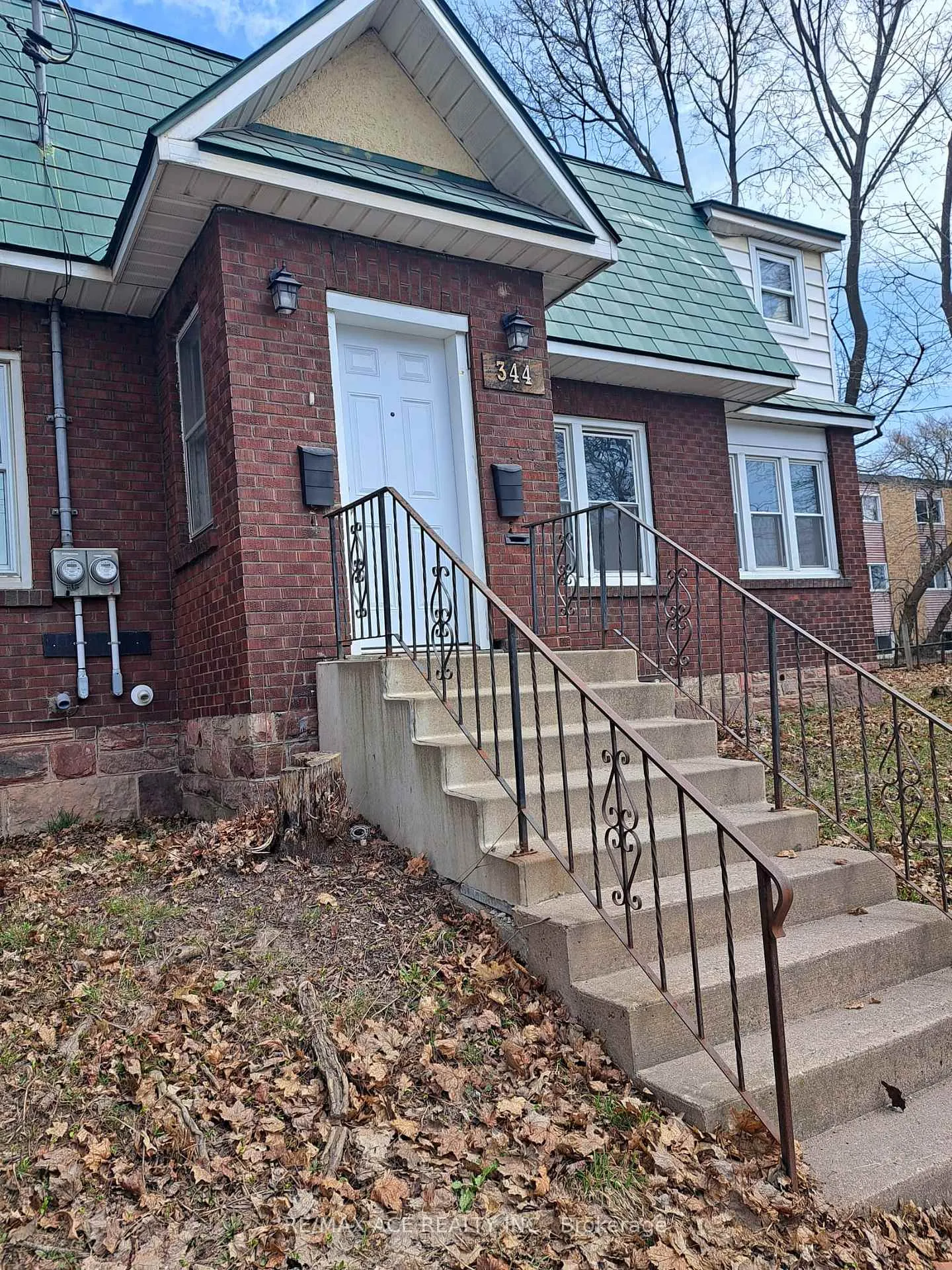 Photo 3 of 344 Wellington Street E, Sault Ste Marie — HOMEH