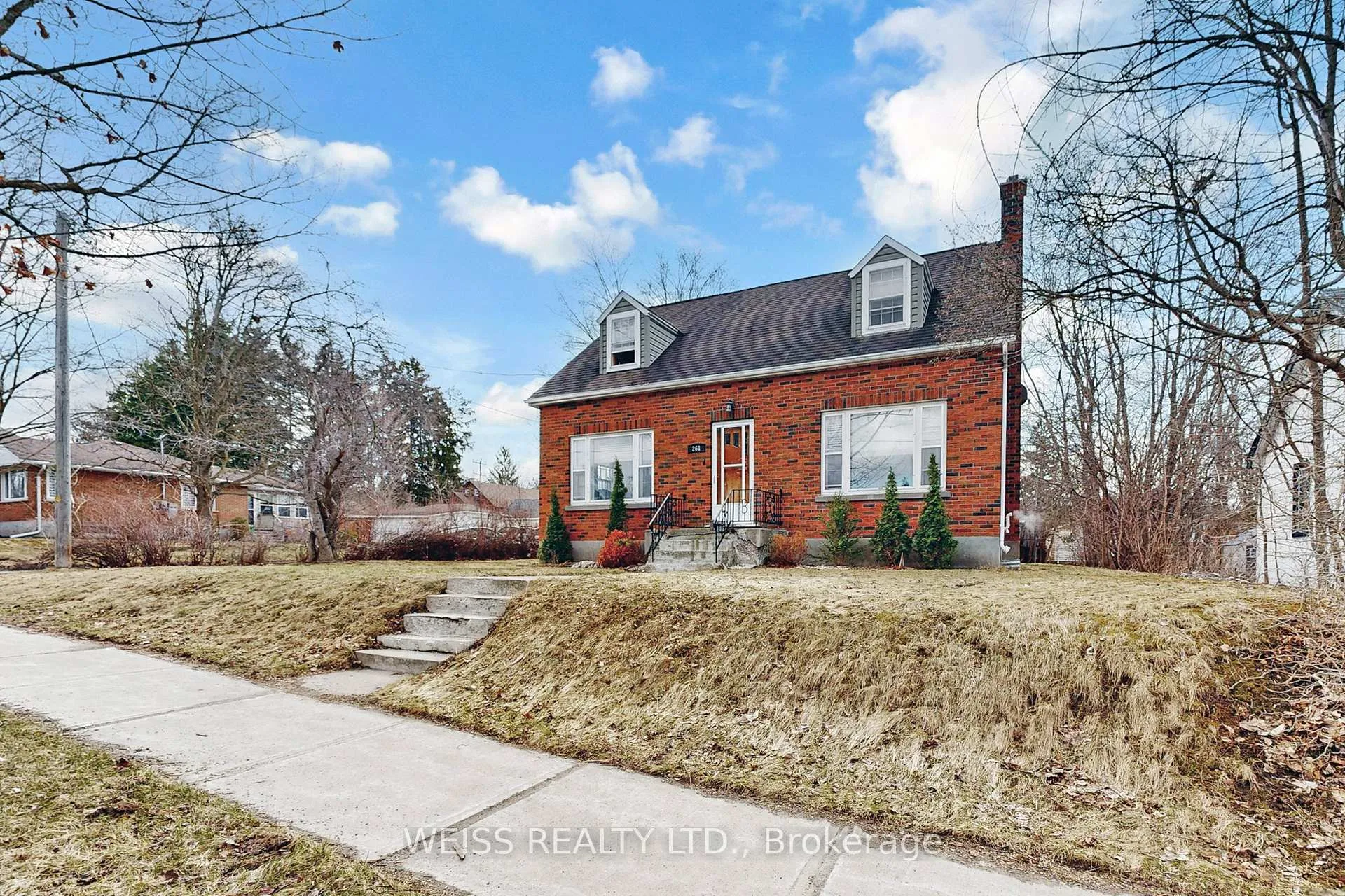 Photo 5 of 261 Wolsely Street, Peterborough, Northcrest Ward 5 — HOMEH