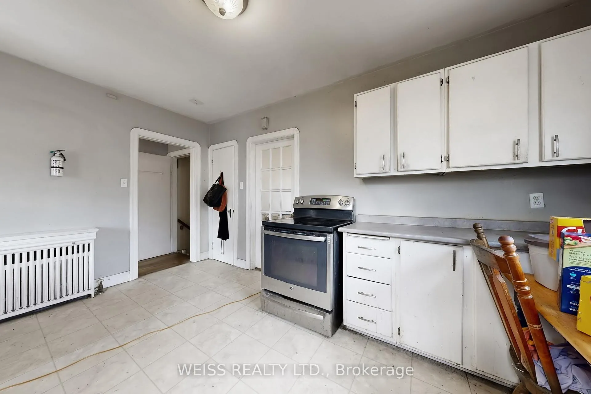 Photo 10 of 261 Wolsely Street, Peterborough, Northcrest Ward 5 — HOMEH