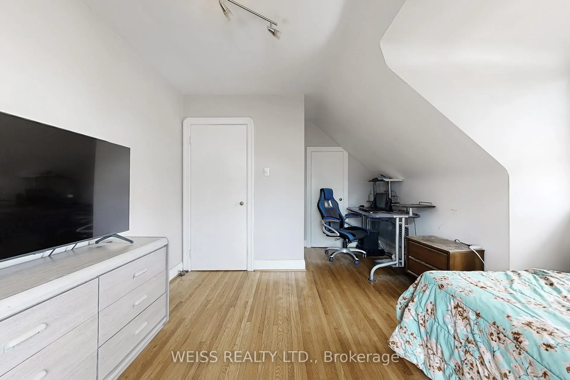Photo 19 of 261 Wolsely Street, Peterborough, Northcrest Ward 5 — HOMEH