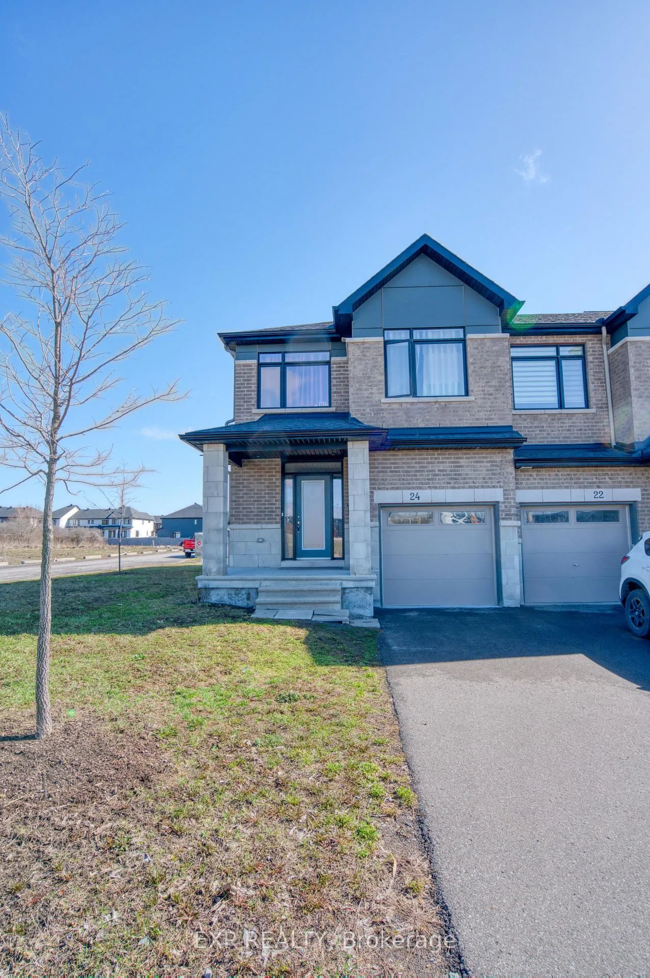 Photo 2 of 24 Kugagami Road, Ottawa, Leitrim — HOMEH