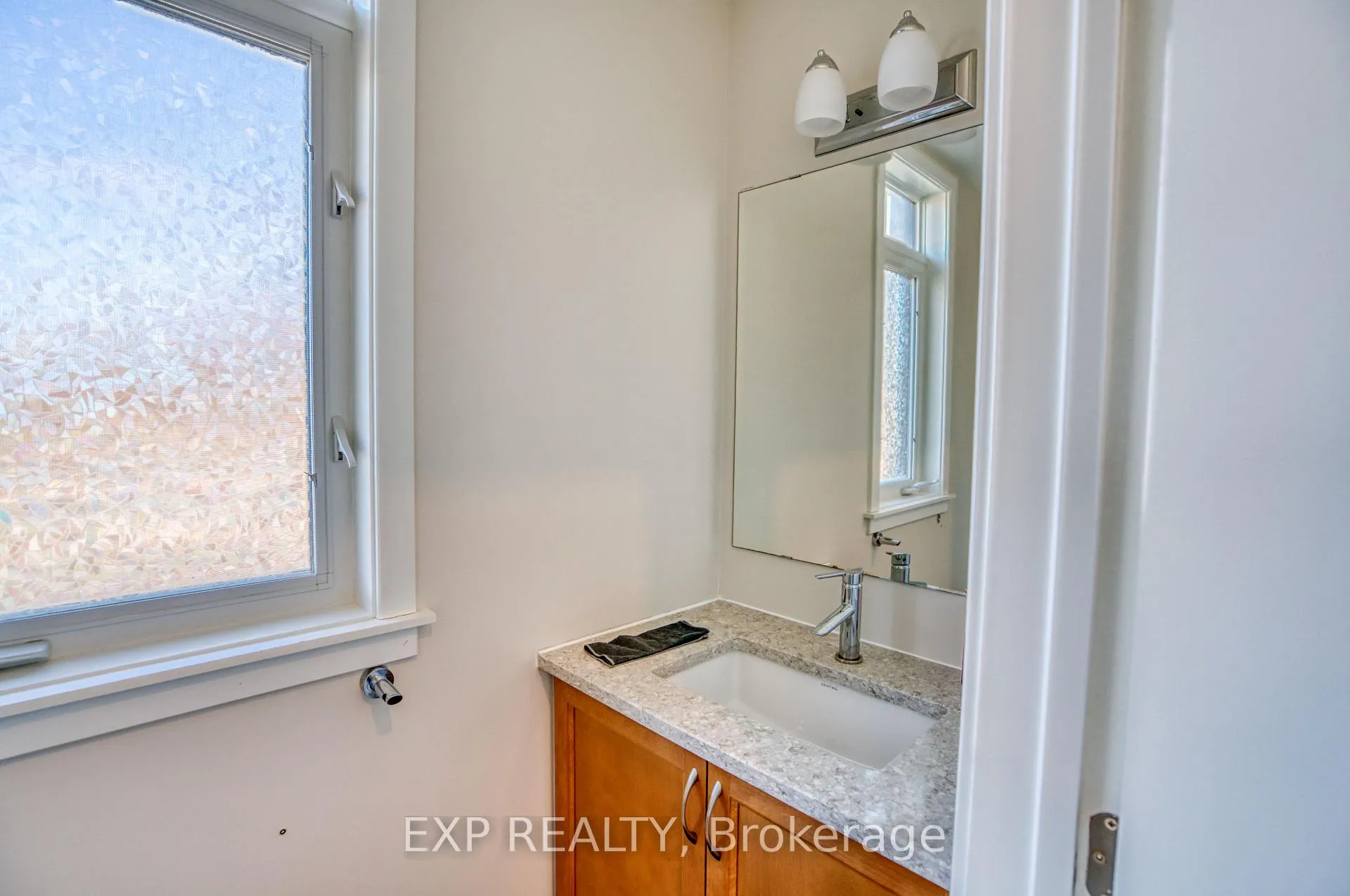 Photo 18 of 24 Kugagami Road, Ottawa, Leitrim — HOMEH