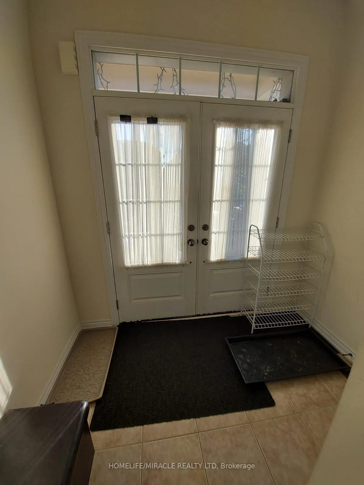 Photo 2 of 14 Ebury Drive, Brampton, Credit Valley — HOMEH