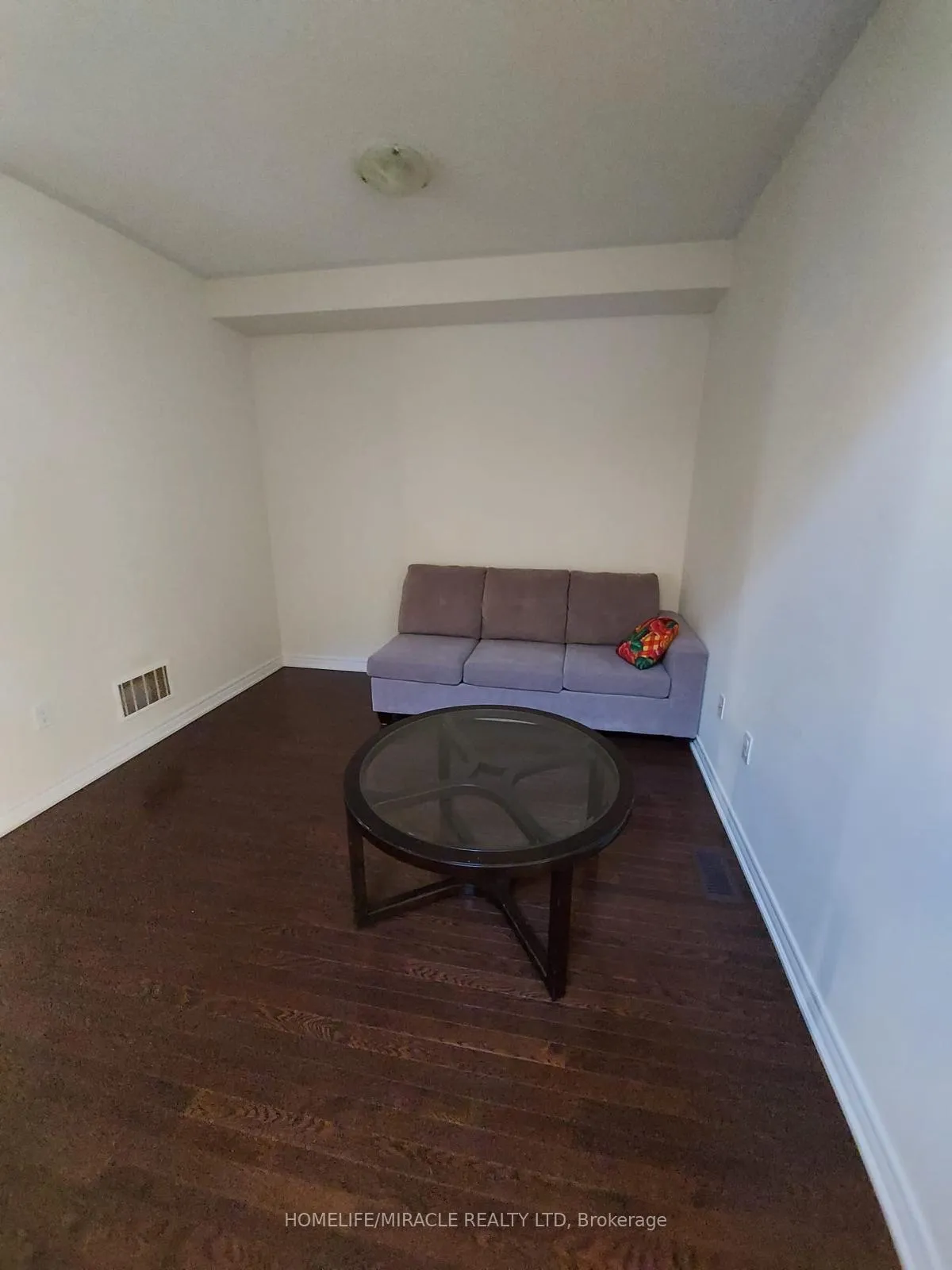 Photo 5 of 14 Ebury Drive, Brampton, Credit Valley — HOMEH