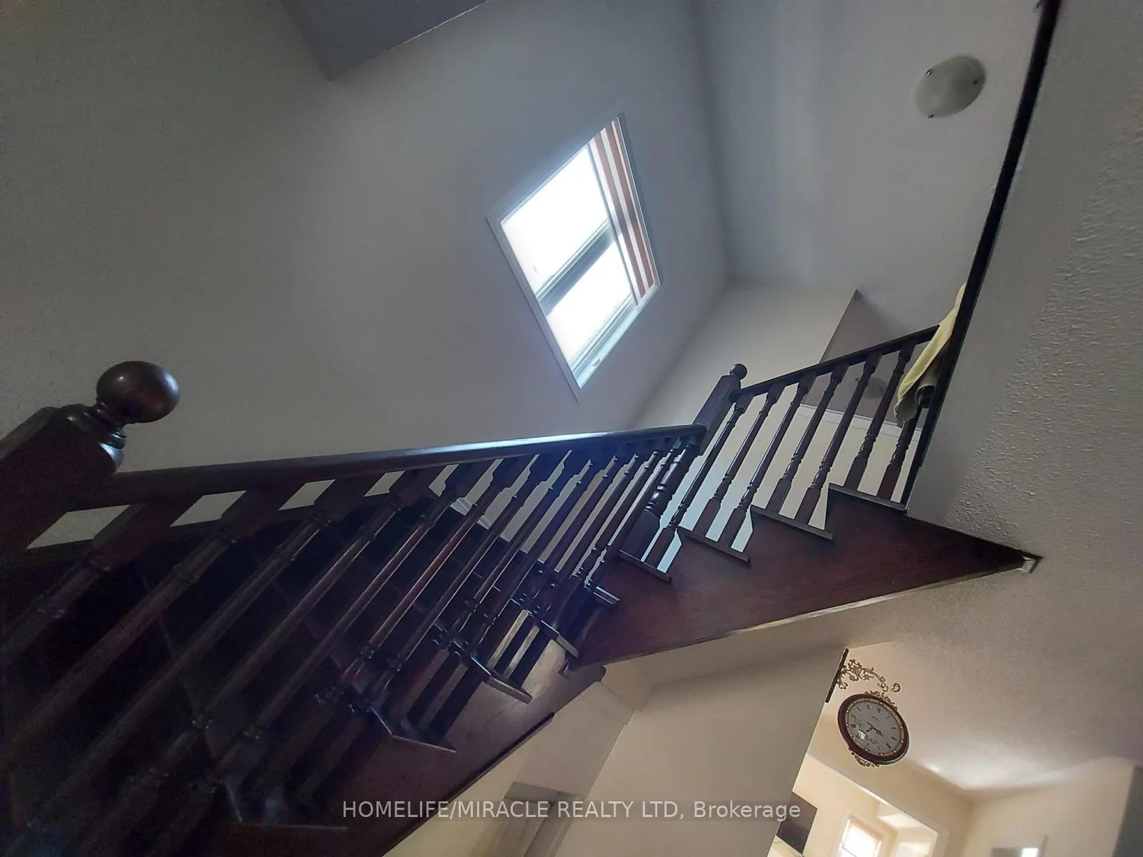 Photo 8 of 14 Ebury Drive, Brampton, Credit Valley — HOMEH