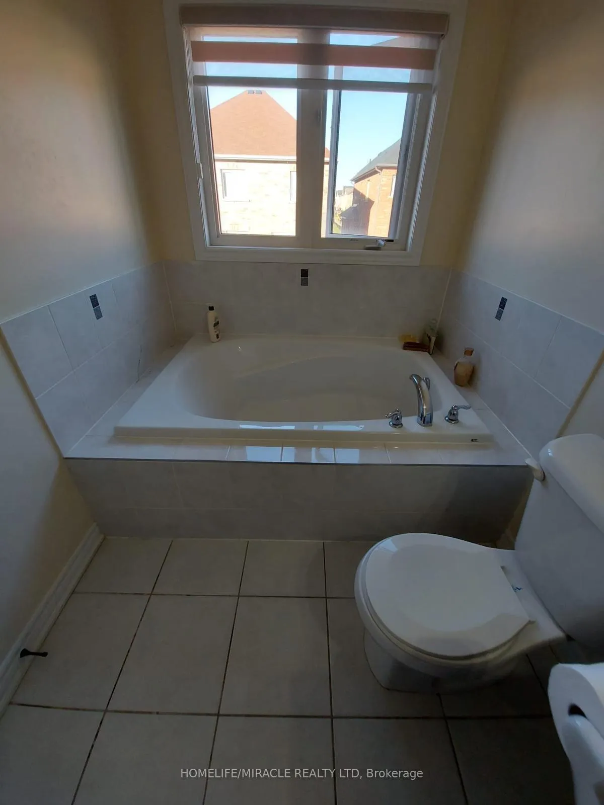 Photo 10 of 14 Ebury Drive, Brampton, Credit Valley — HOMEH