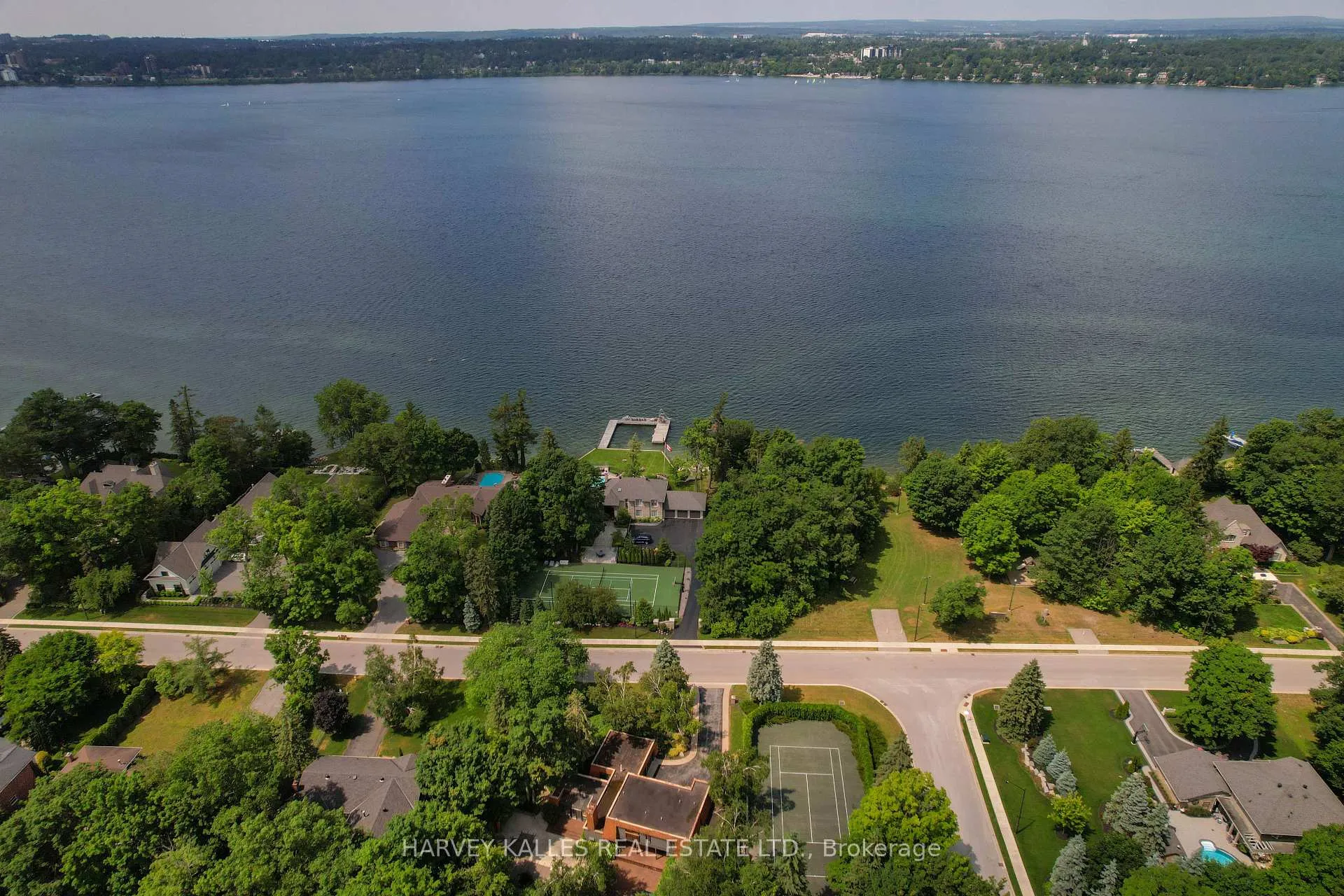Photo 7 of 23 Royal Oak Drive, Barrie, South Shore — HOMEH