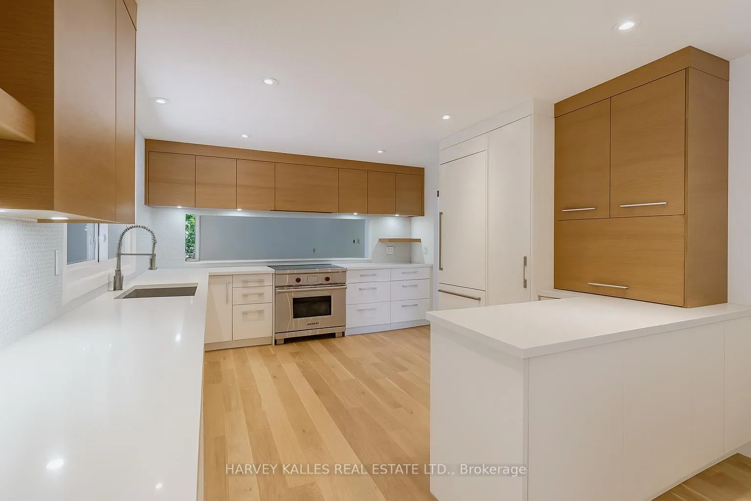 Photo 12 of 23 Royal Oak Drive, Barrie, South Shore — HOMEH