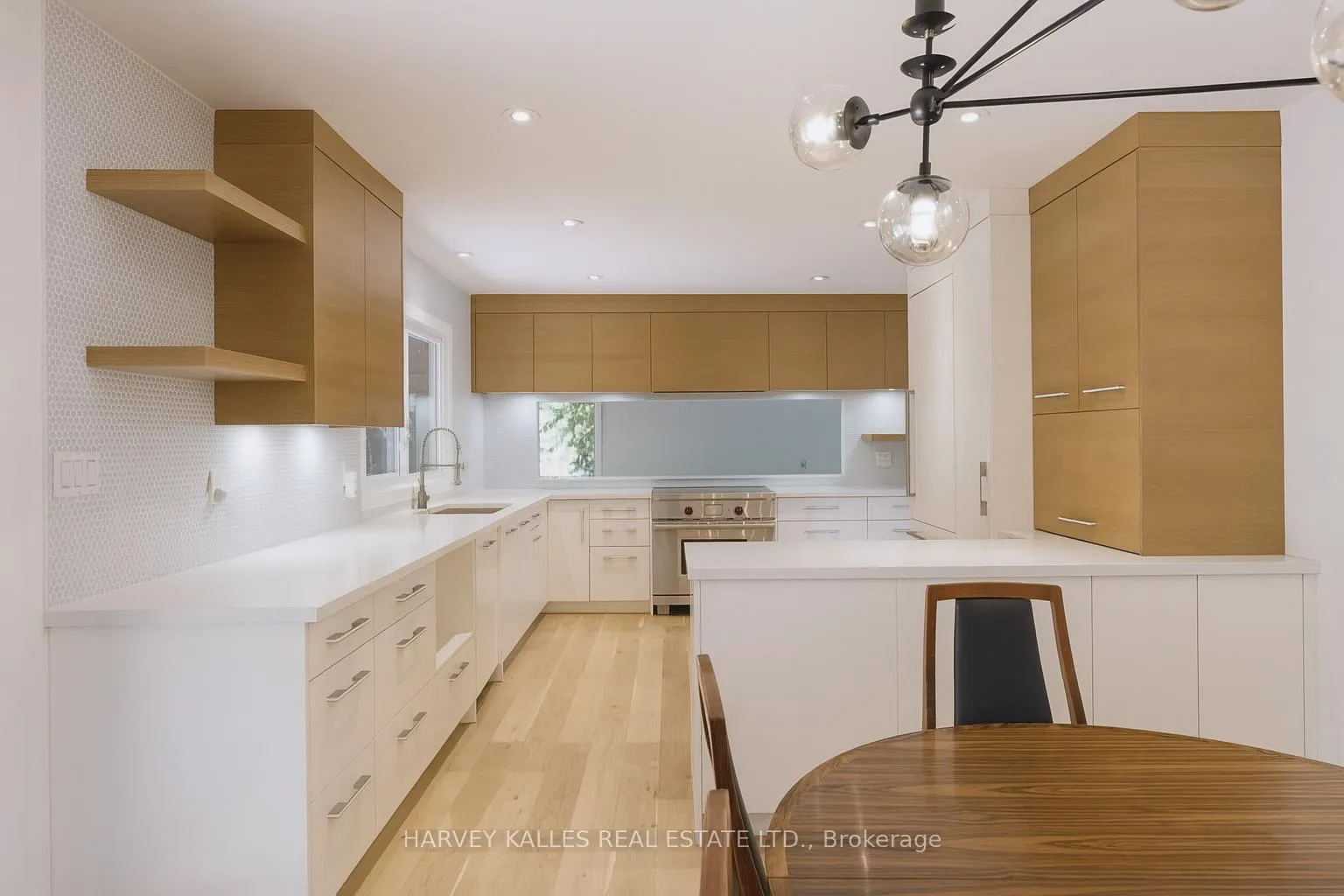 Photo 13 of 23 Royal Oak Drive, Barrie, South Shore — HOMEH