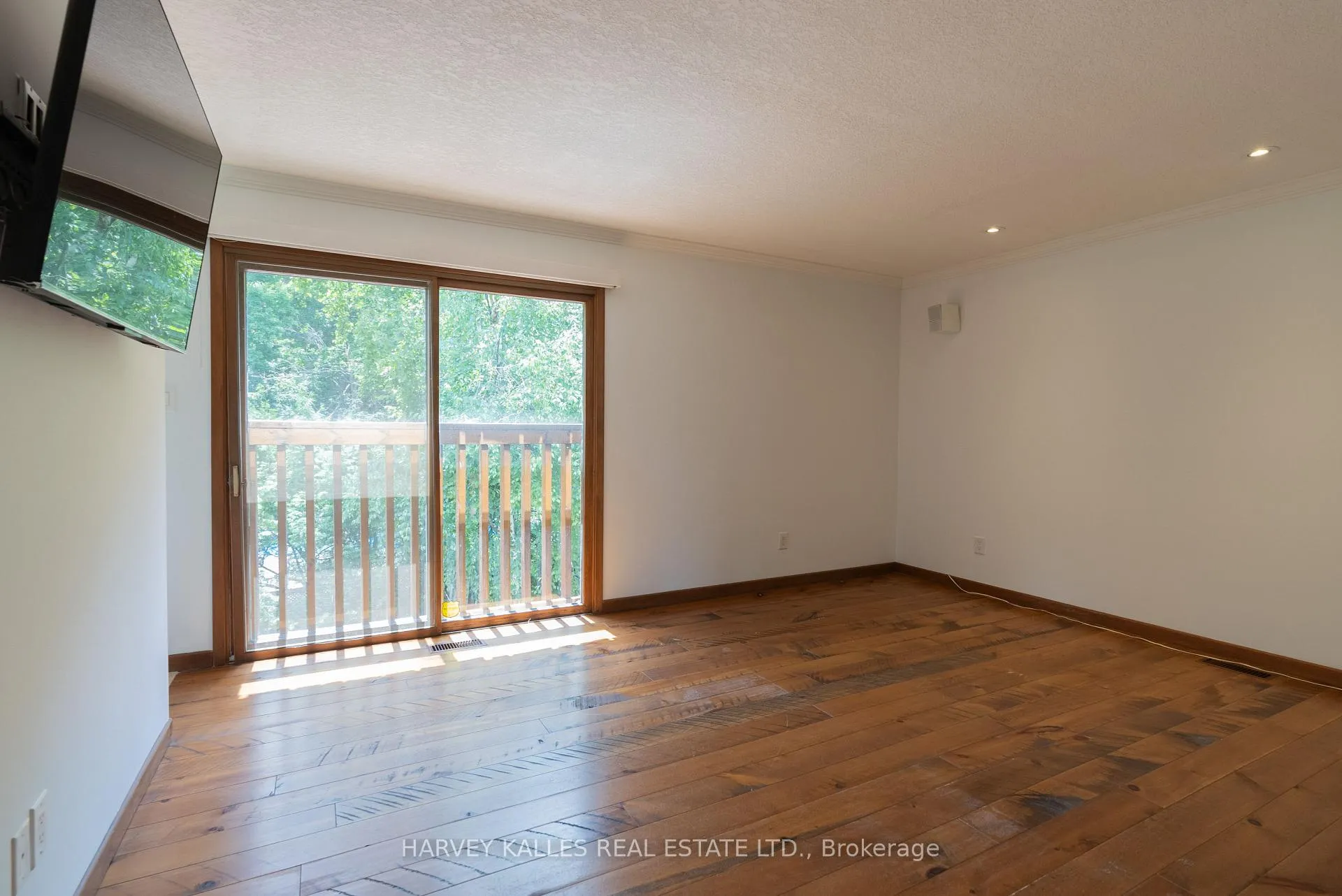 Photo 20 of 23 Royal Oak Drive, Barrie, South Shore — HOMEH
