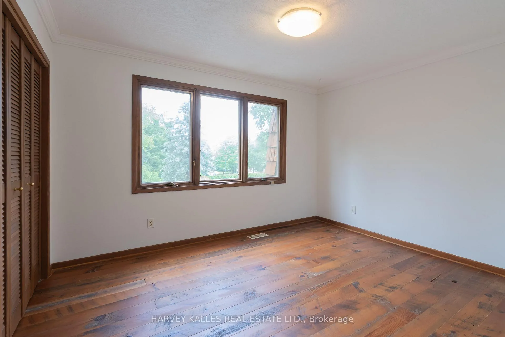 Photo 21 of 23 Royal Oak Drive, Barrie, South Shore — HOMEH