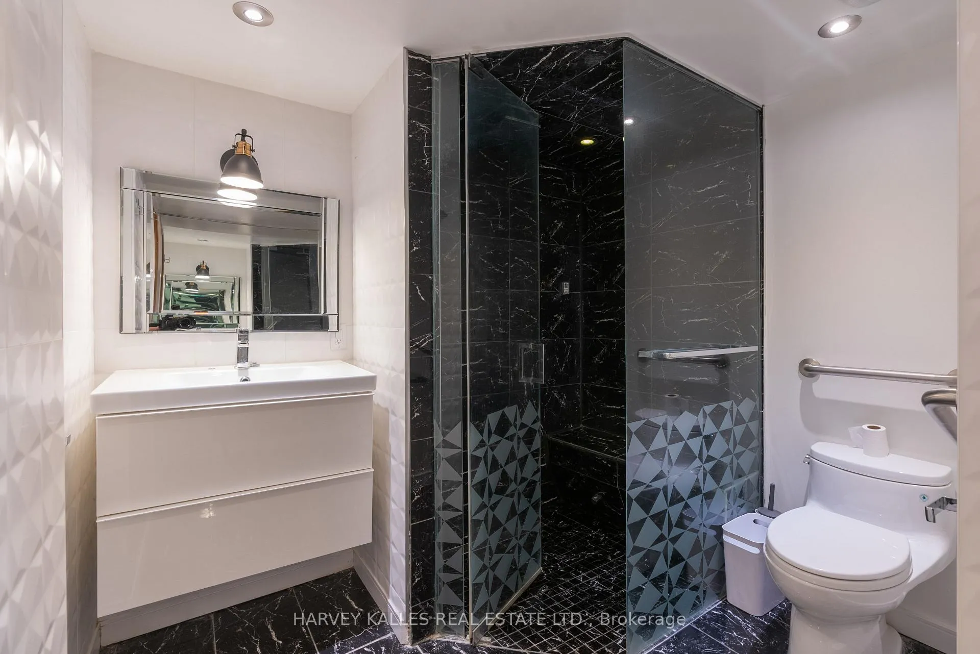 Photo 24 of 23 Royal Oak Drive, Barrie, South Shore — HOMEH