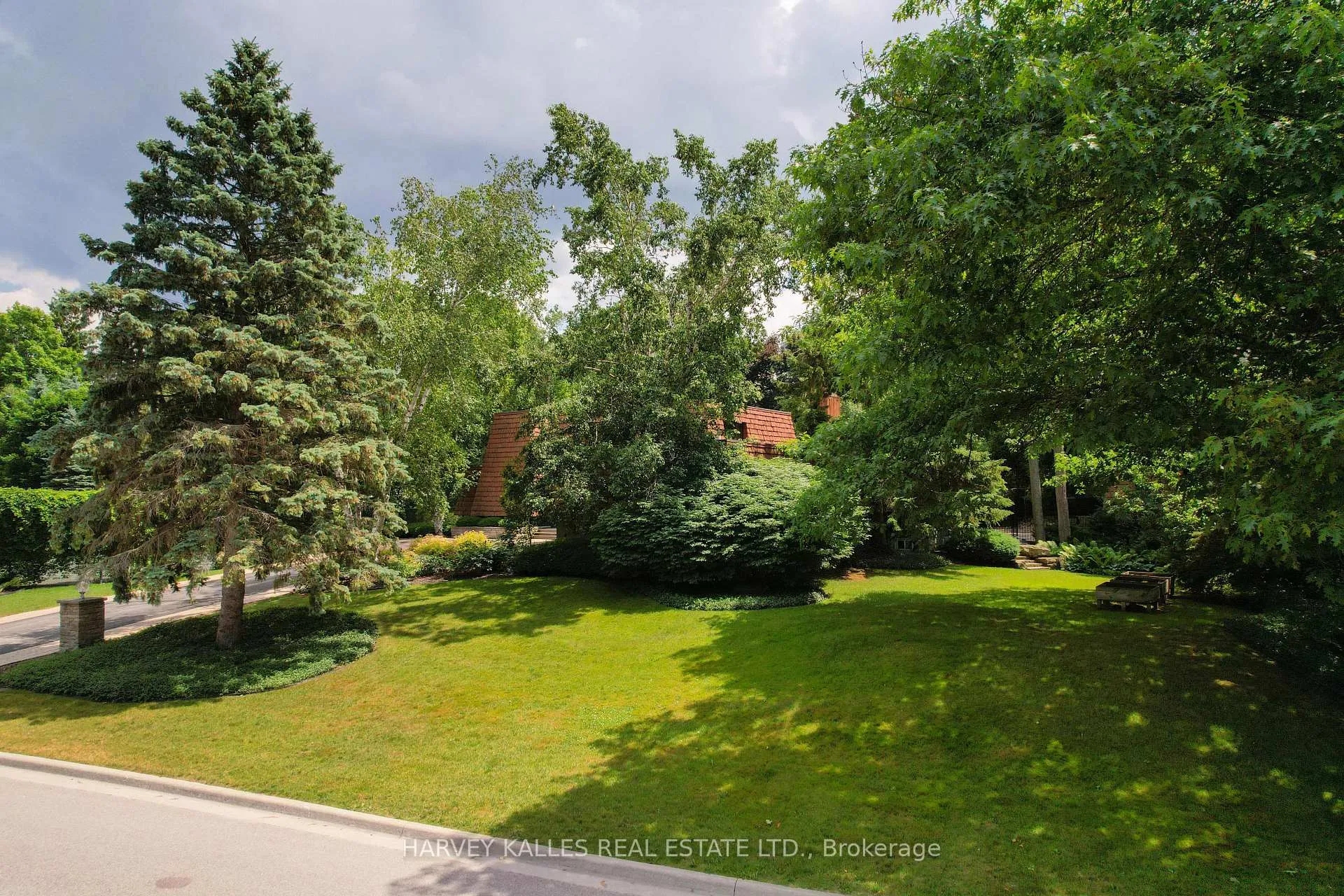 Photo 28 of 23 Royal Oak Drive, Barrie, South Shore — HOMEH
