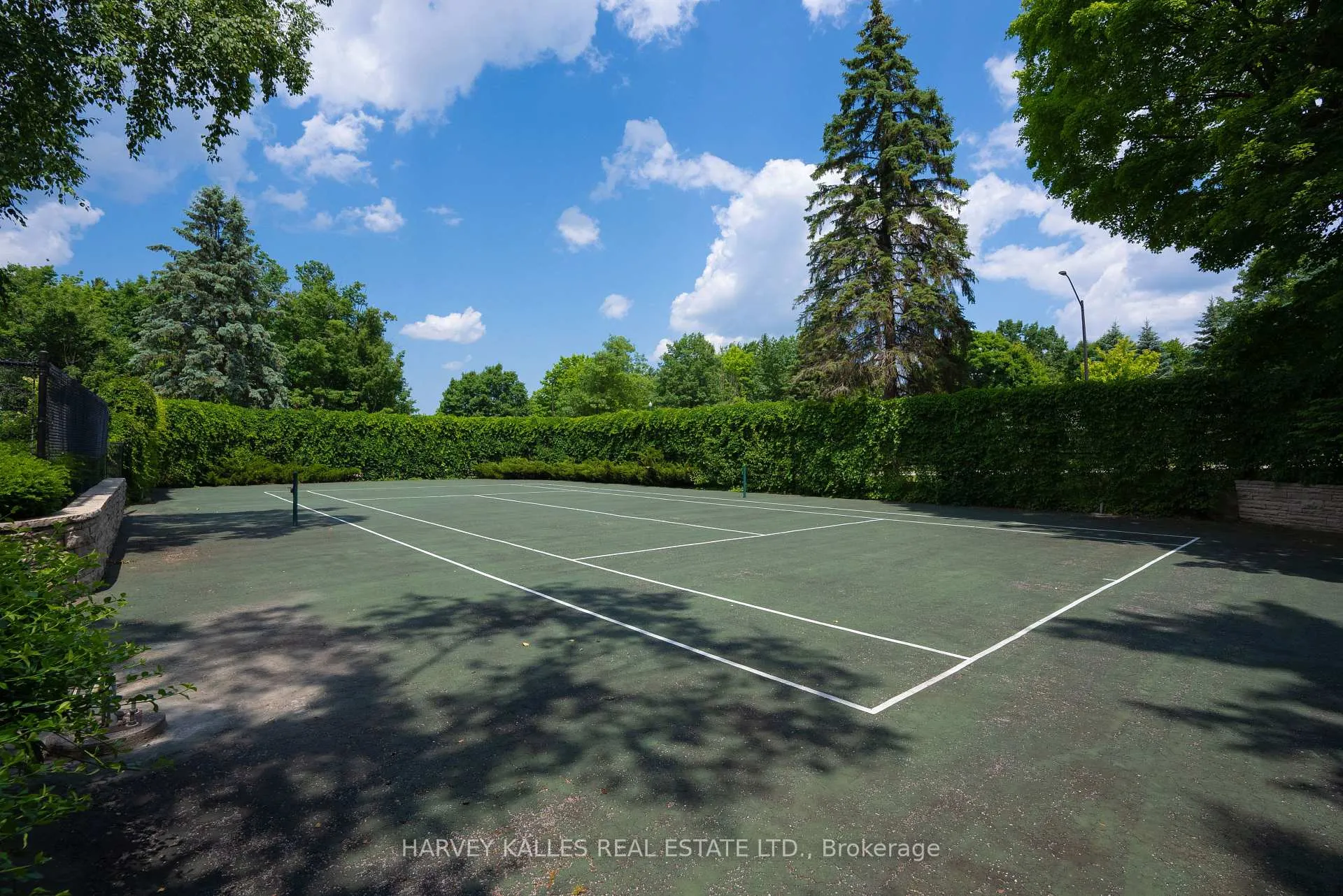 Photo 34 of 23 Royal Oak Drive, Barrie, South Shore — HOMEH