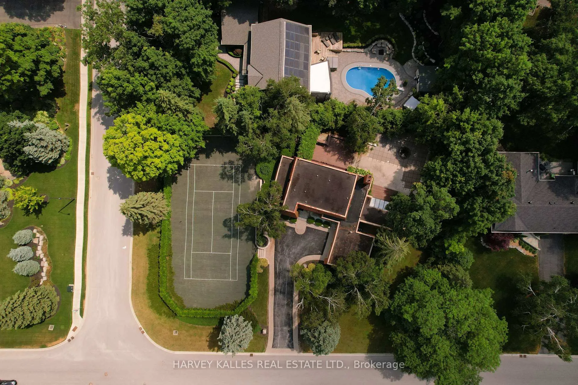 Photo 38 of 23 Royal Oak Drive, Barrie, South Shore — HOMEH