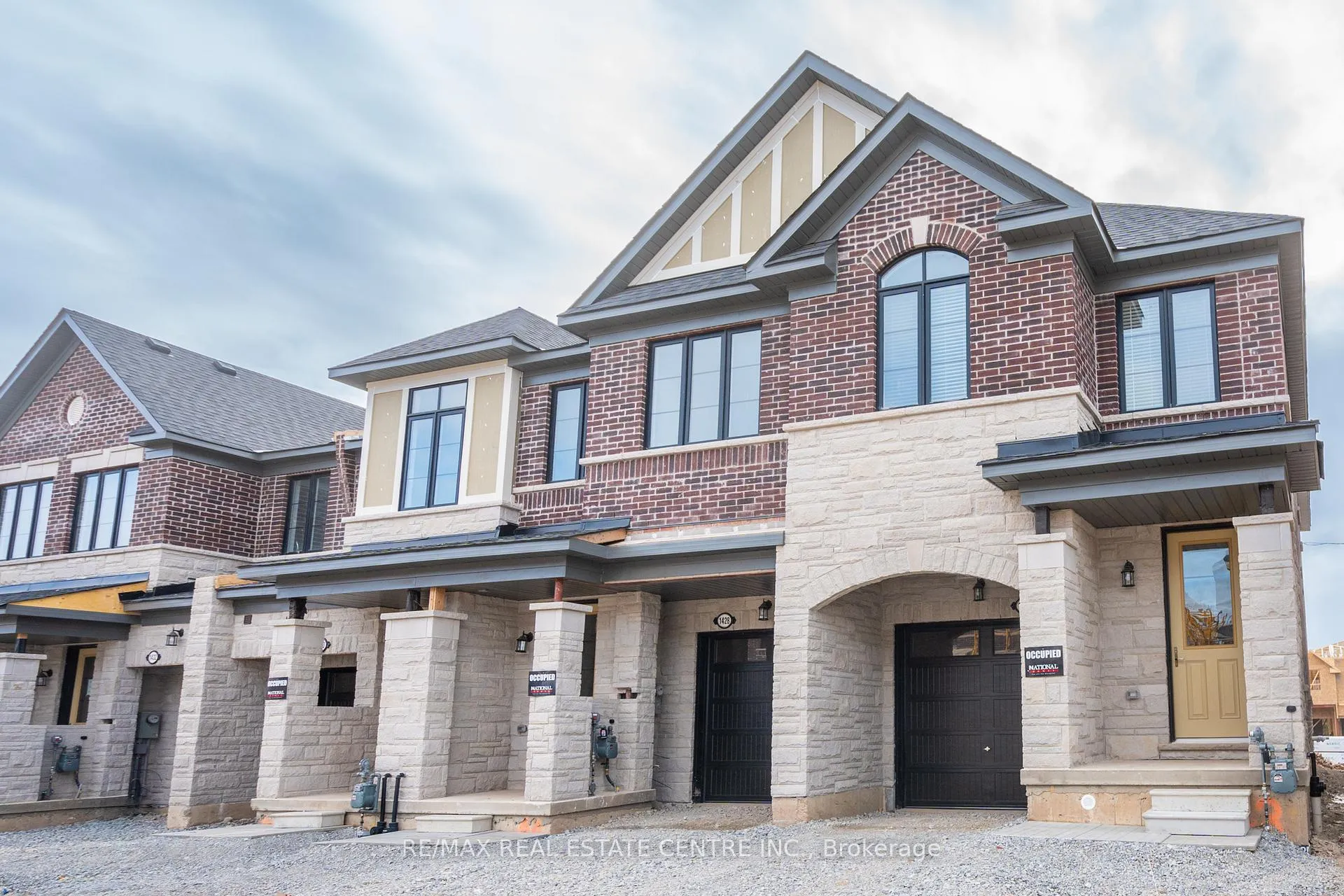Photo 2 of 1426 Almonte Drive, Burlington, Tyandaga — HOMEH