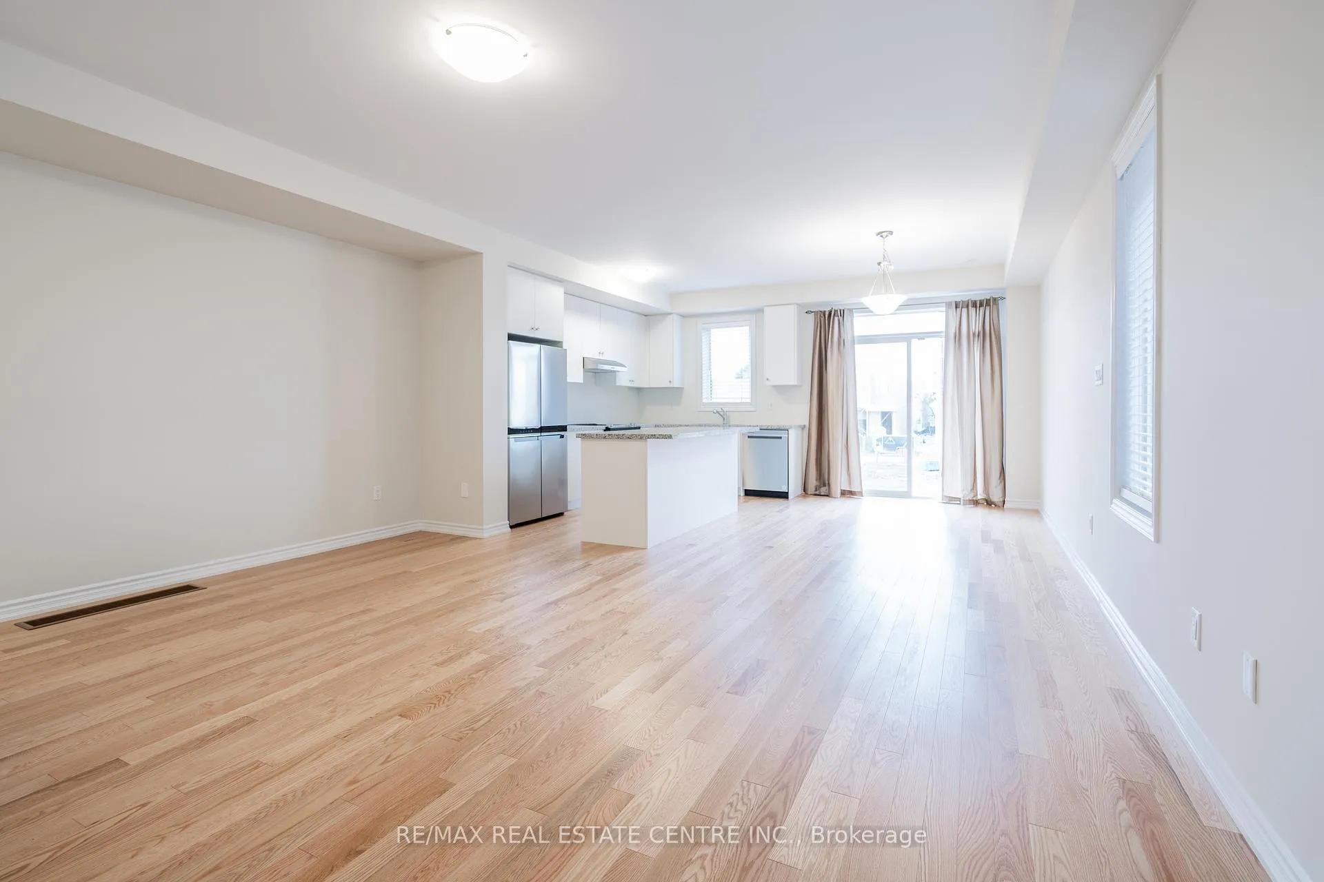 Photo 7 of 1426 Almonte Drive, Burlington, Tyandaga — HOMEH