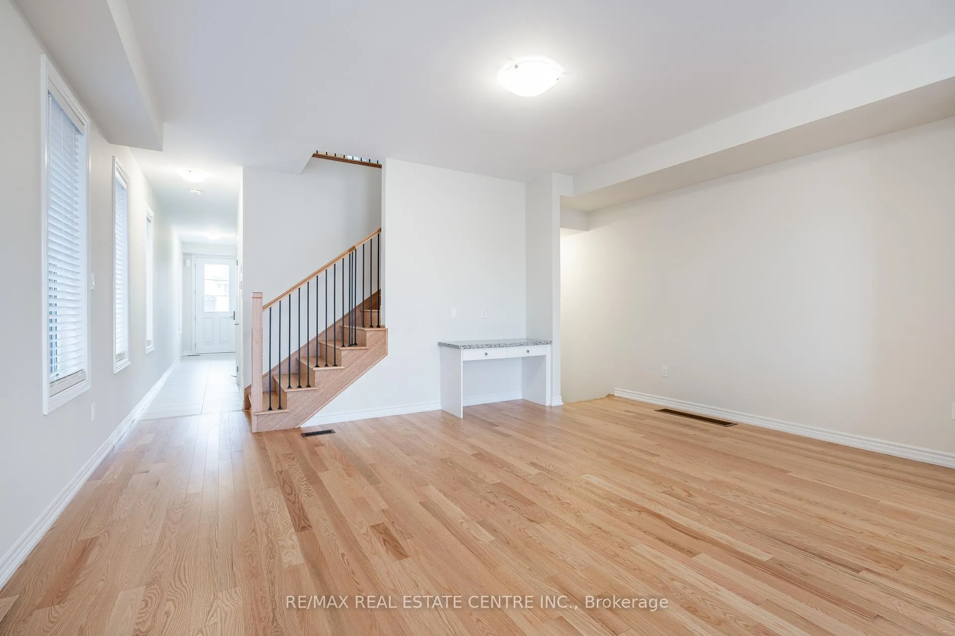Photo 8 of 1426 Almonte Drive, Burlington, Tyandaga — HOMEH