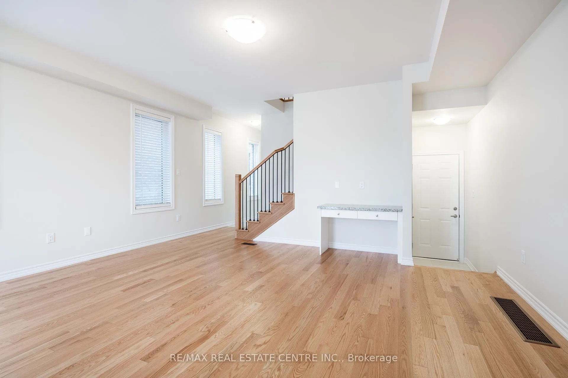 Photo 9 of 1426 Almonte Drive, Burlington, Tyandaga — HOMEH