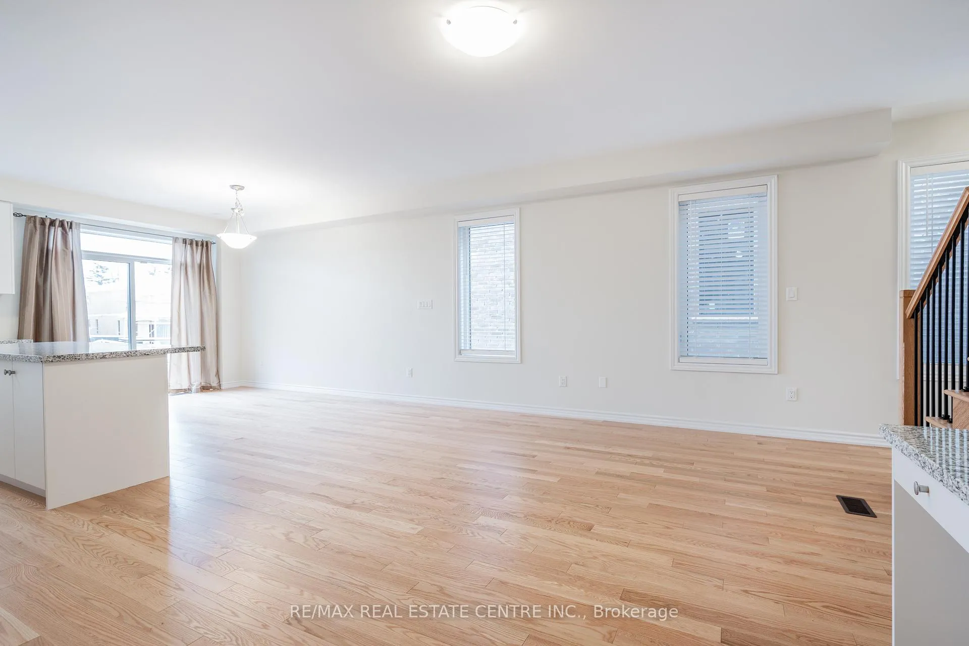 Photo 10 of 1426 Almonte Drive, Burlington, Tyandaga — HOMEH
