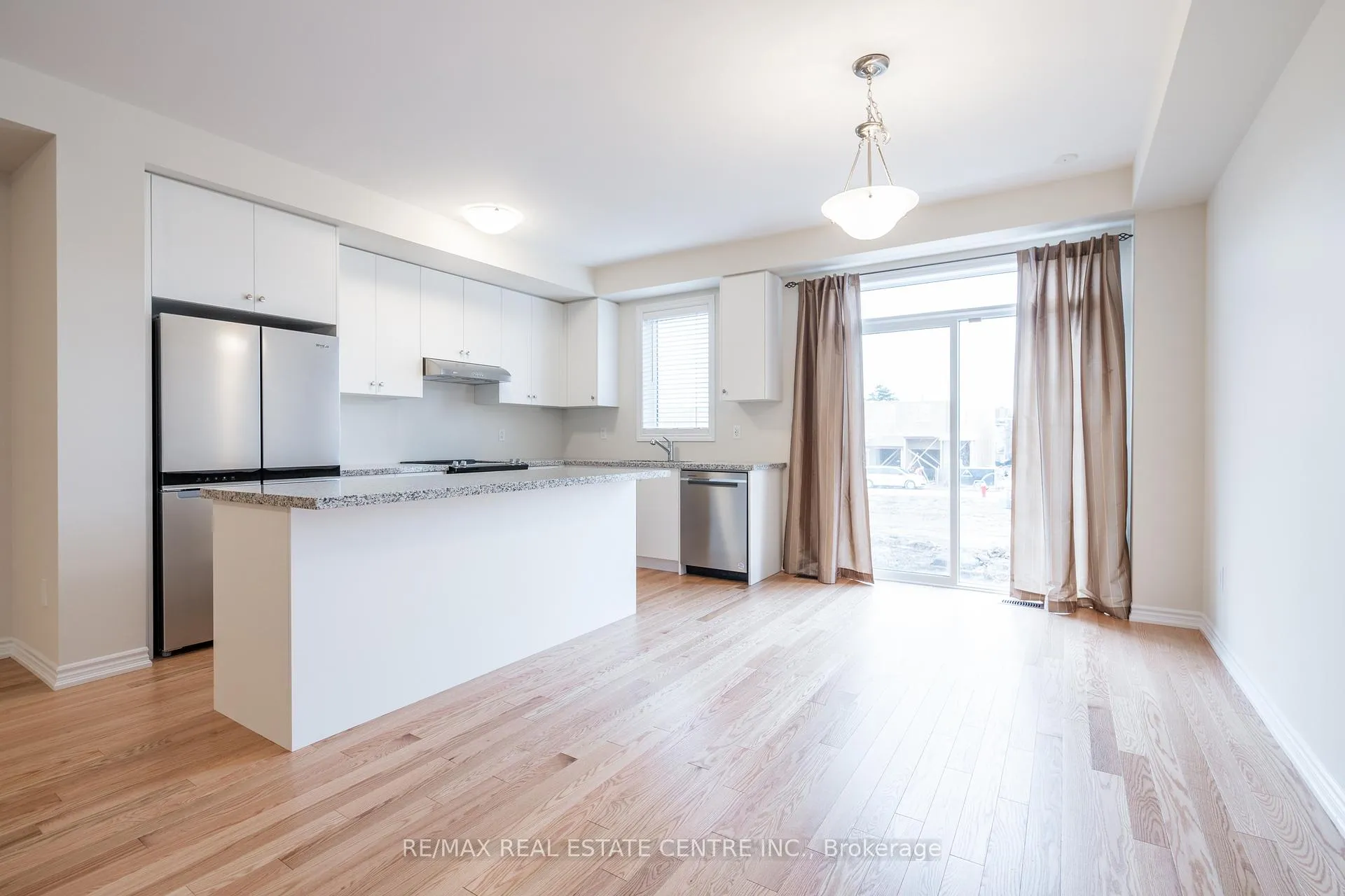 Photo 11 of 1426 Almonte Drive, Burlington, Tyandaga — HOMEH