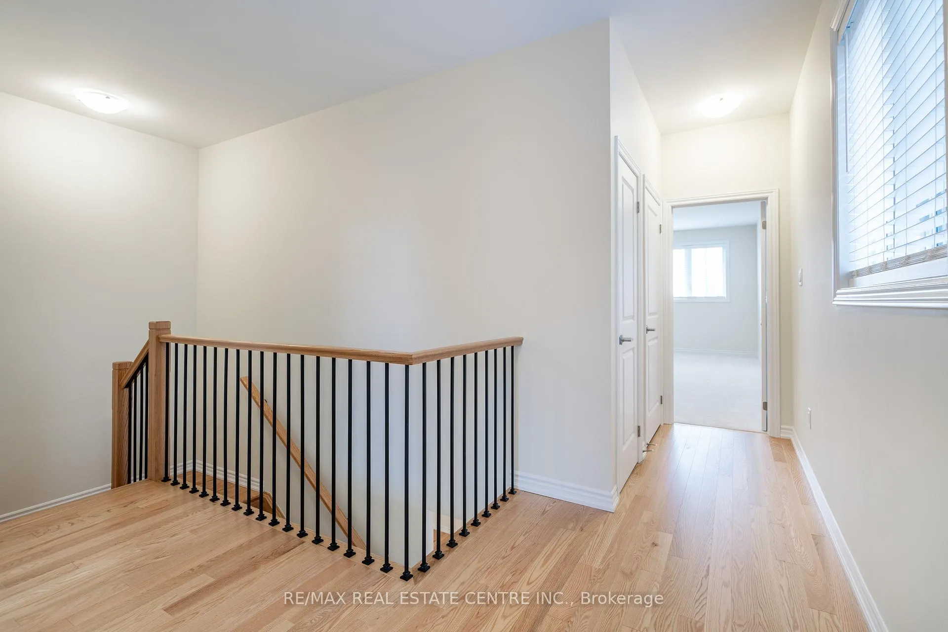 Photo 17 of 1426 Almonte Drive, Burlington, Tyandaga — HOMEH