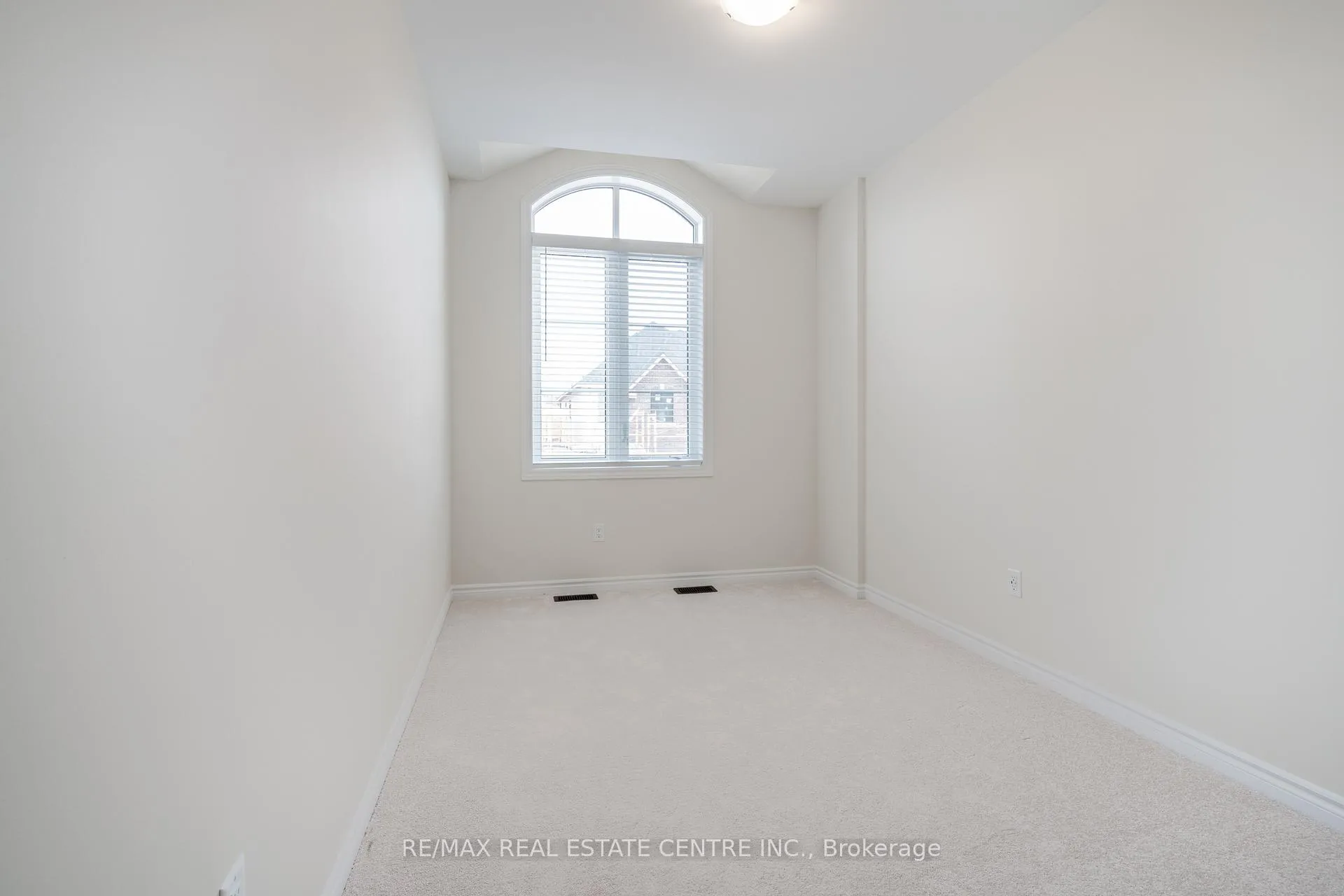 Photo 20 of 1426 Almonte Drive, Burlington, Tyandaga — HOMEH