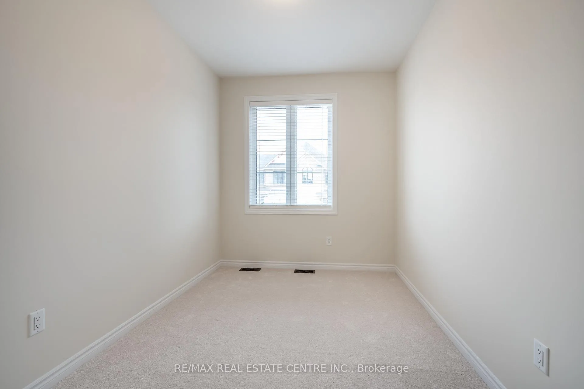 Photo 25 of 1426 Almonte Drive, Burlington, Tyandaga — HOMEH