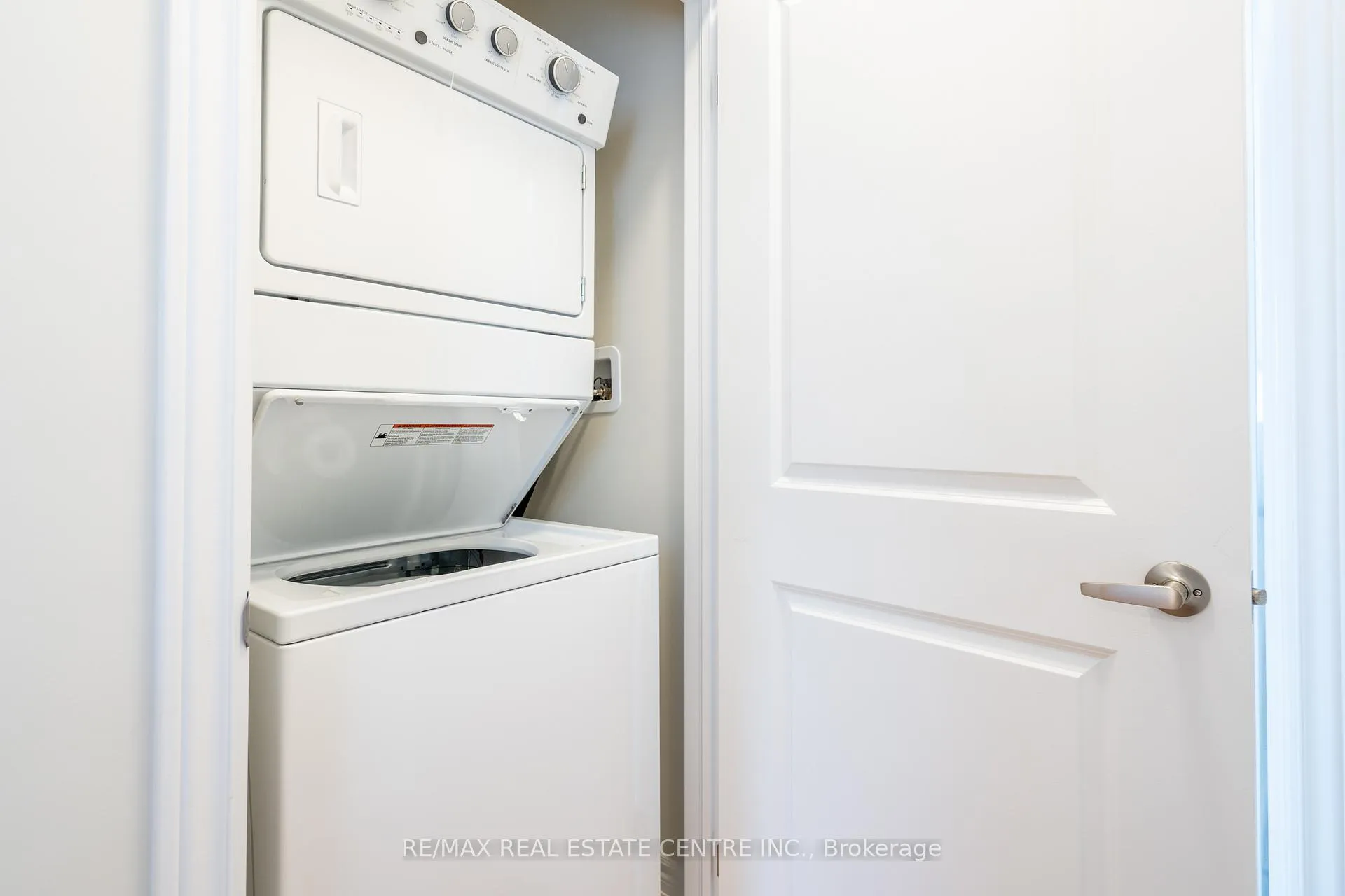 Photo 34 of 1426 Almonte Drive, Burlington, Tyandaga — HOMEH