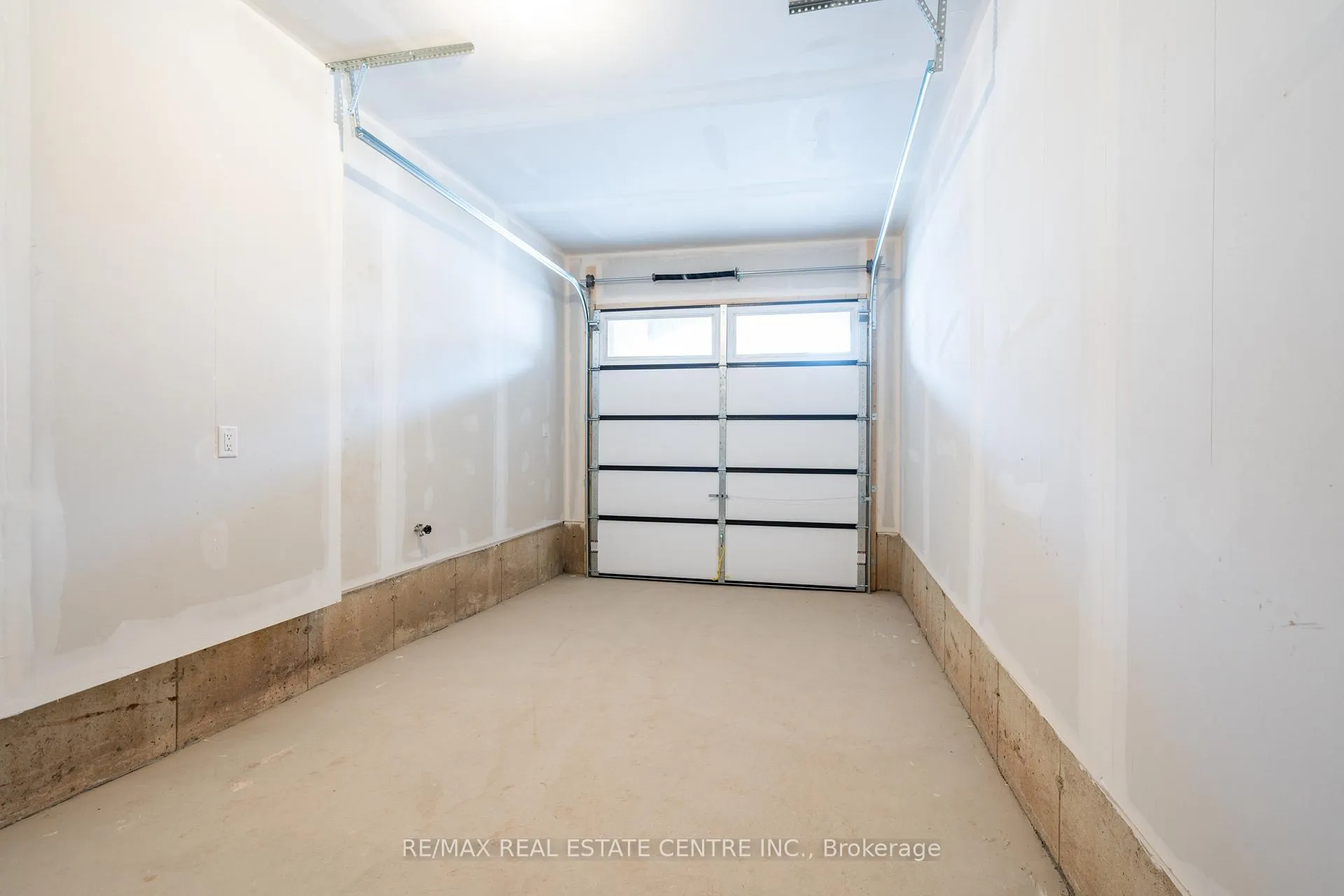 Photo 37 of 1426 Almonte Drive, Burlington, Tyandaga — HOMEH