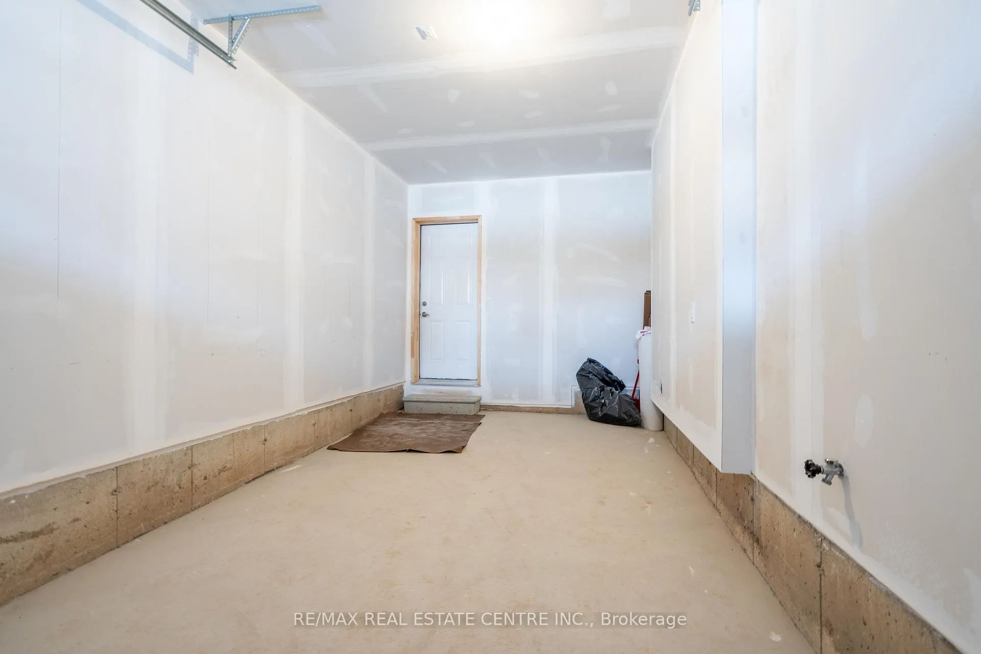 Photo 38 of 1426 Almonte Drive, Burlington, Tyandaga — HOMEH