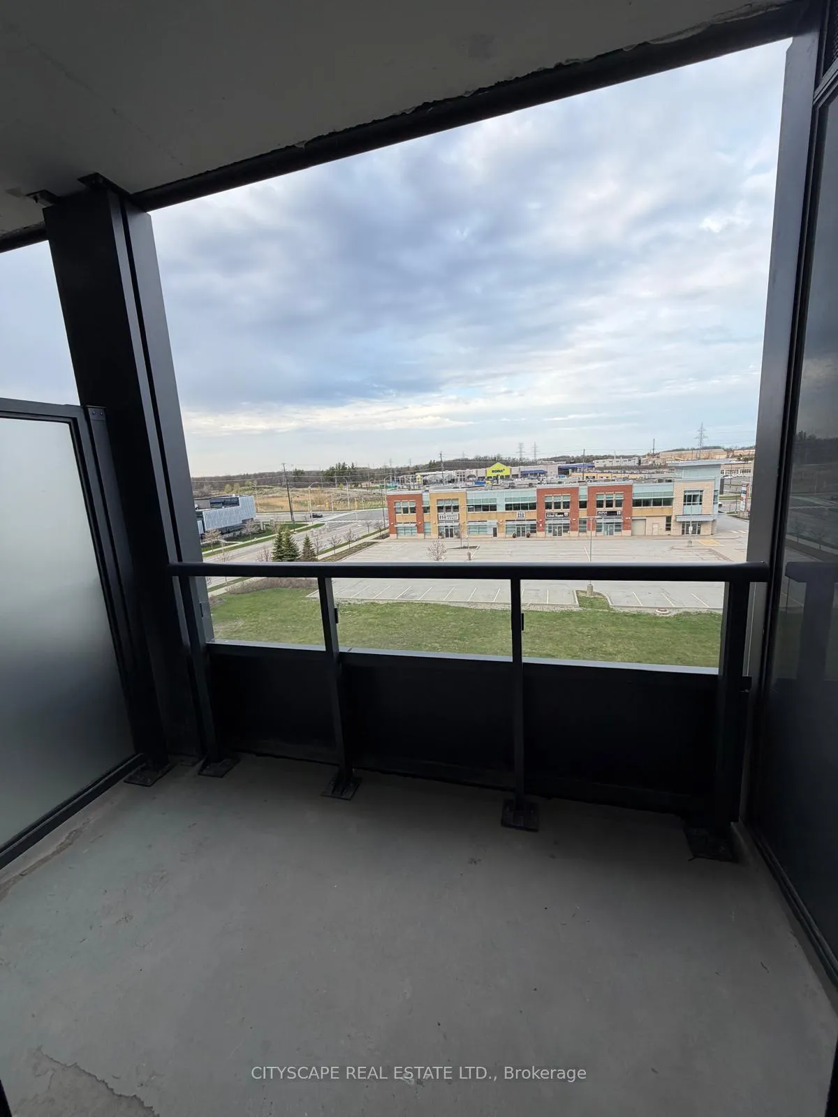 Photo 2 of Unit 523, 4787 Powers Common, Burlington, Alton — HOMEH