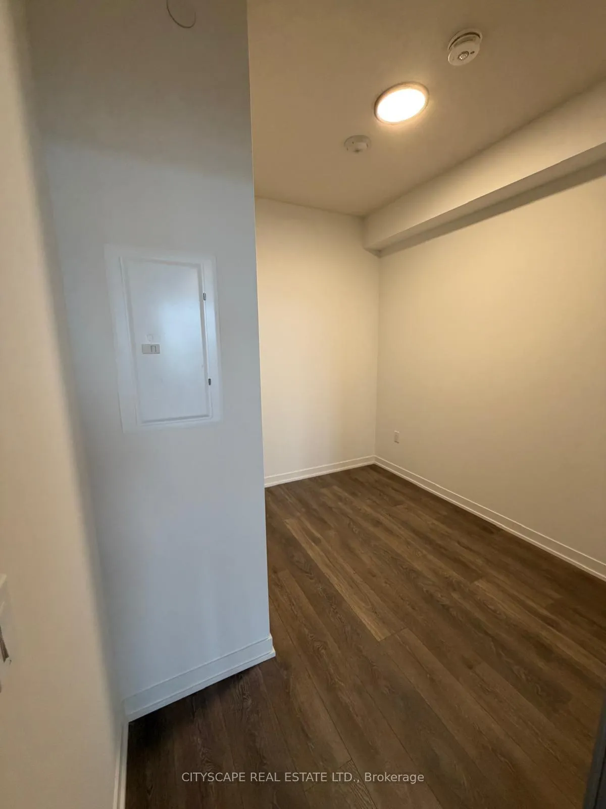 Photo 5 of Unit 523, 4787 Powers Common, Burlington, Alton — HOMEH